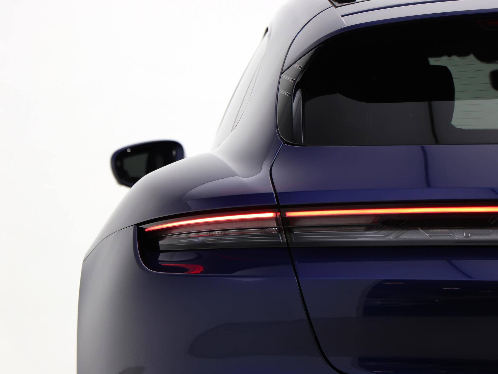 Porsche Taycan view 9