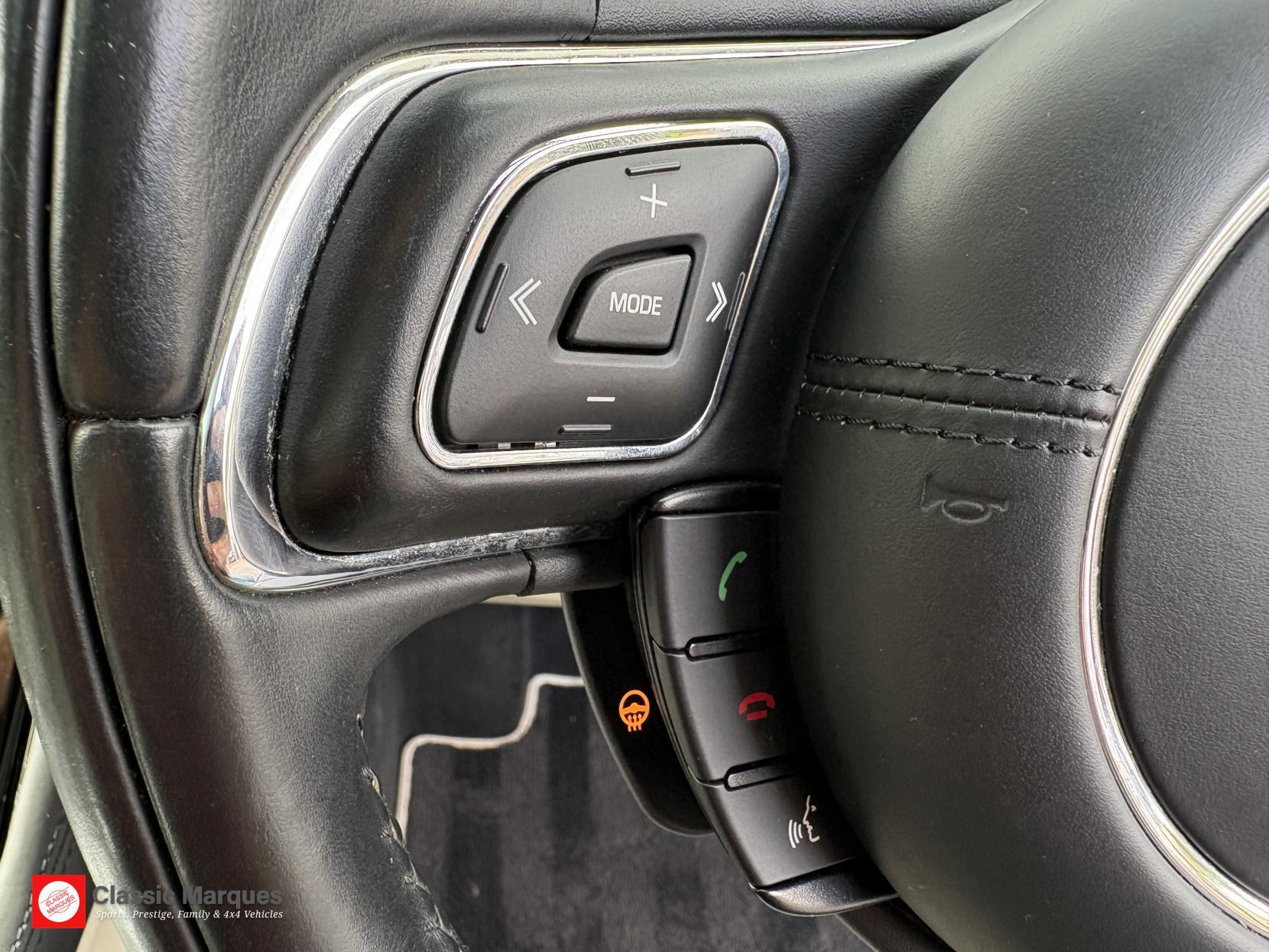 Jaguar XJ view 37