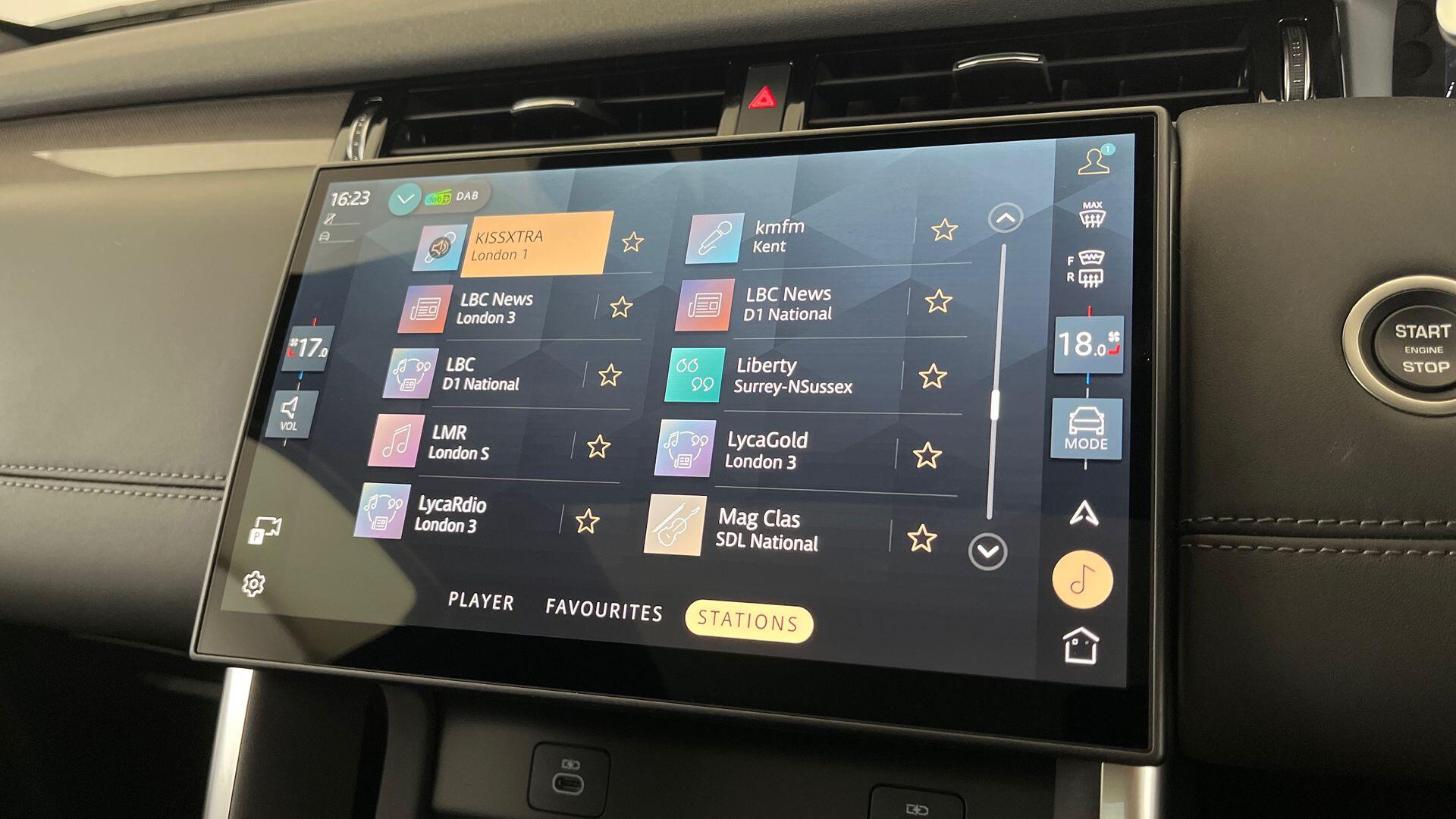 Land Rover Discovery Sport view 43