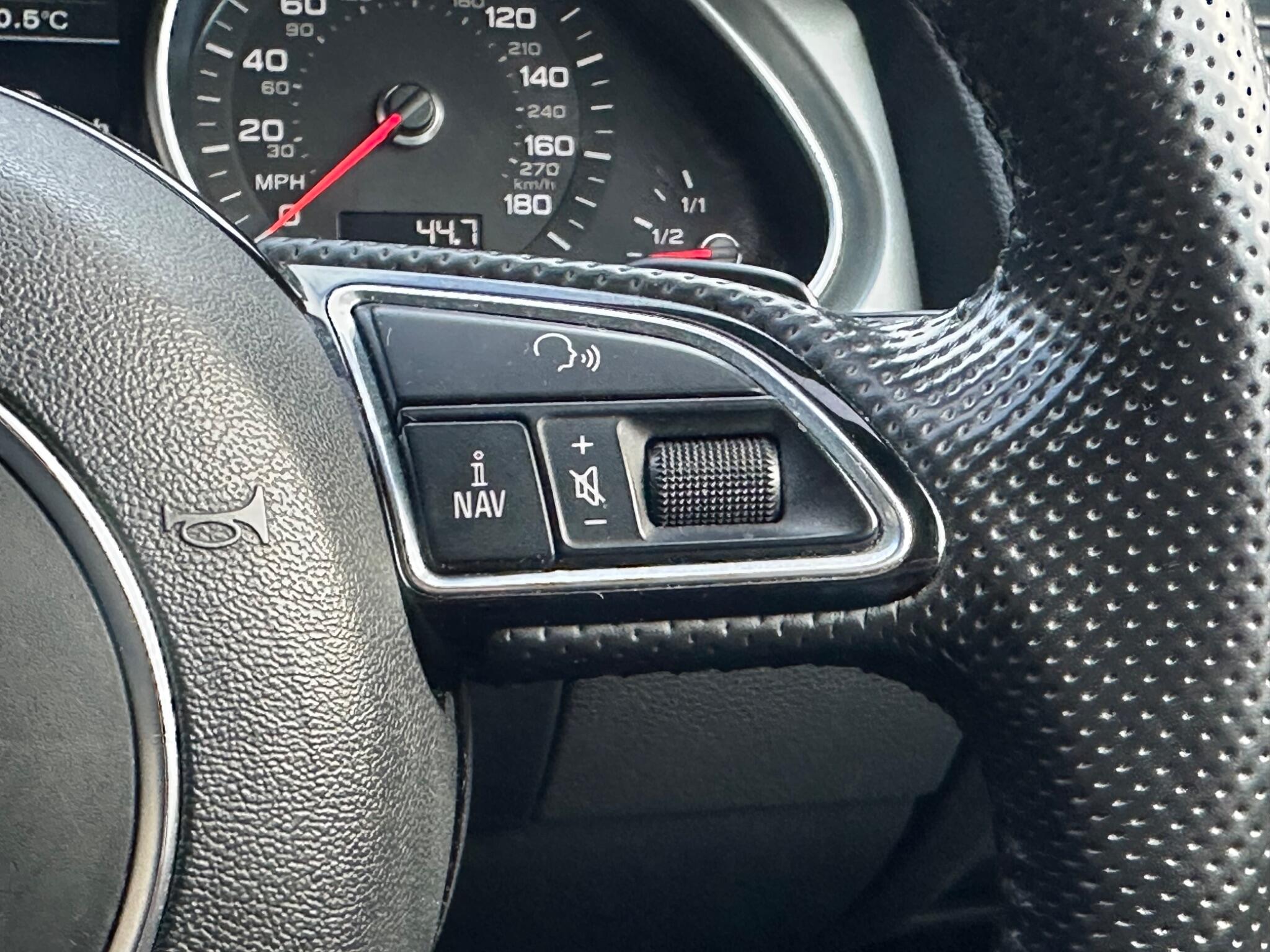 Audi Q7 view 25