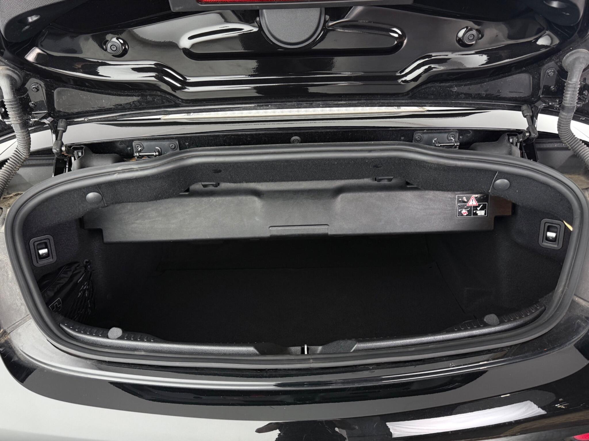 Mercedes-Benz C-Class view 13