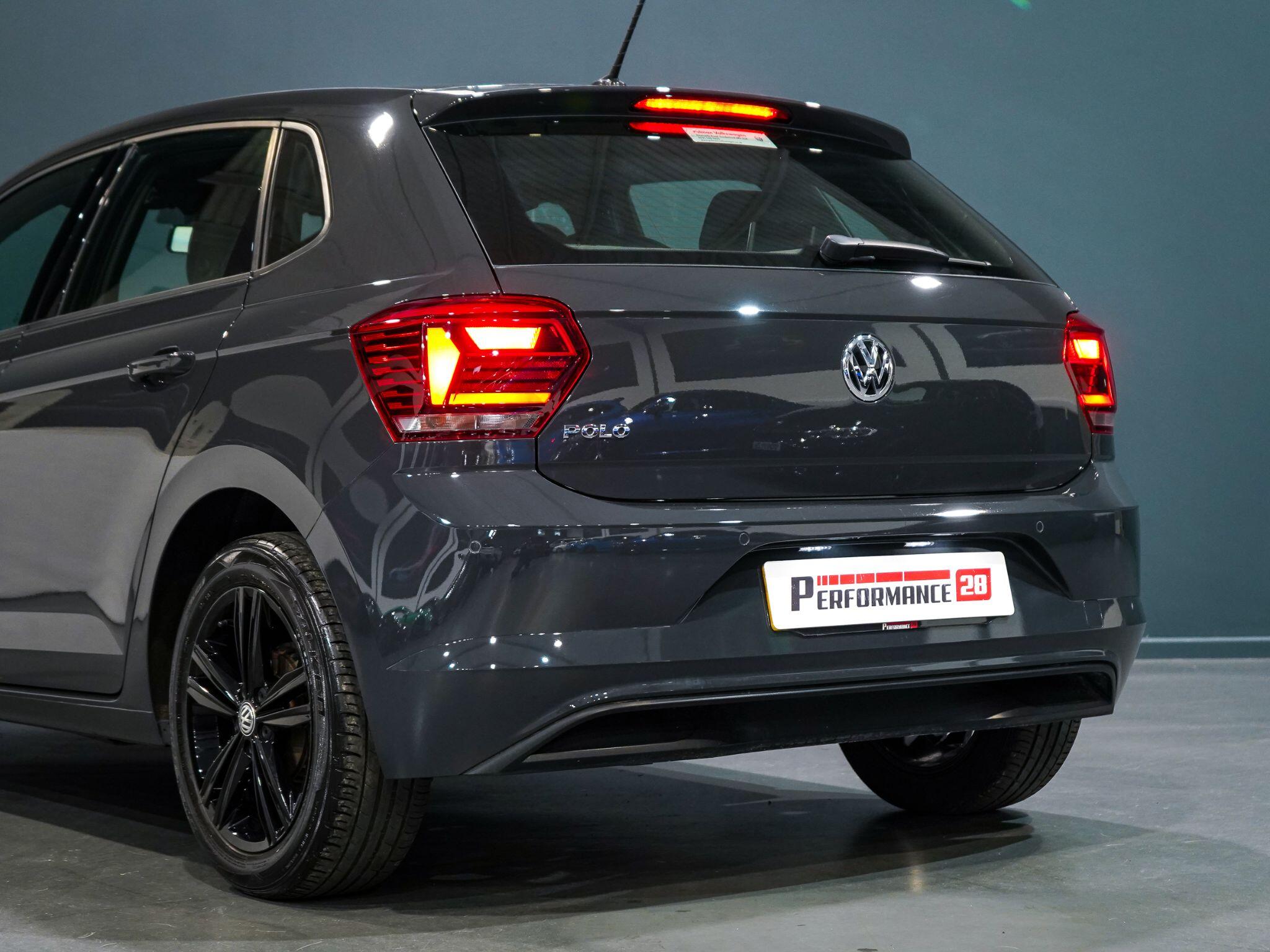 Volkswagen Polo view 8
