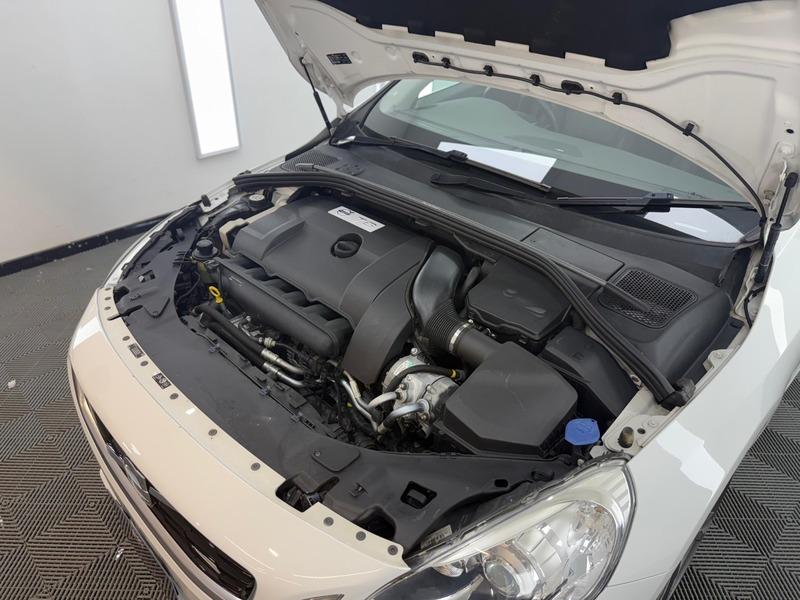 2013 Volvo V60 image 14