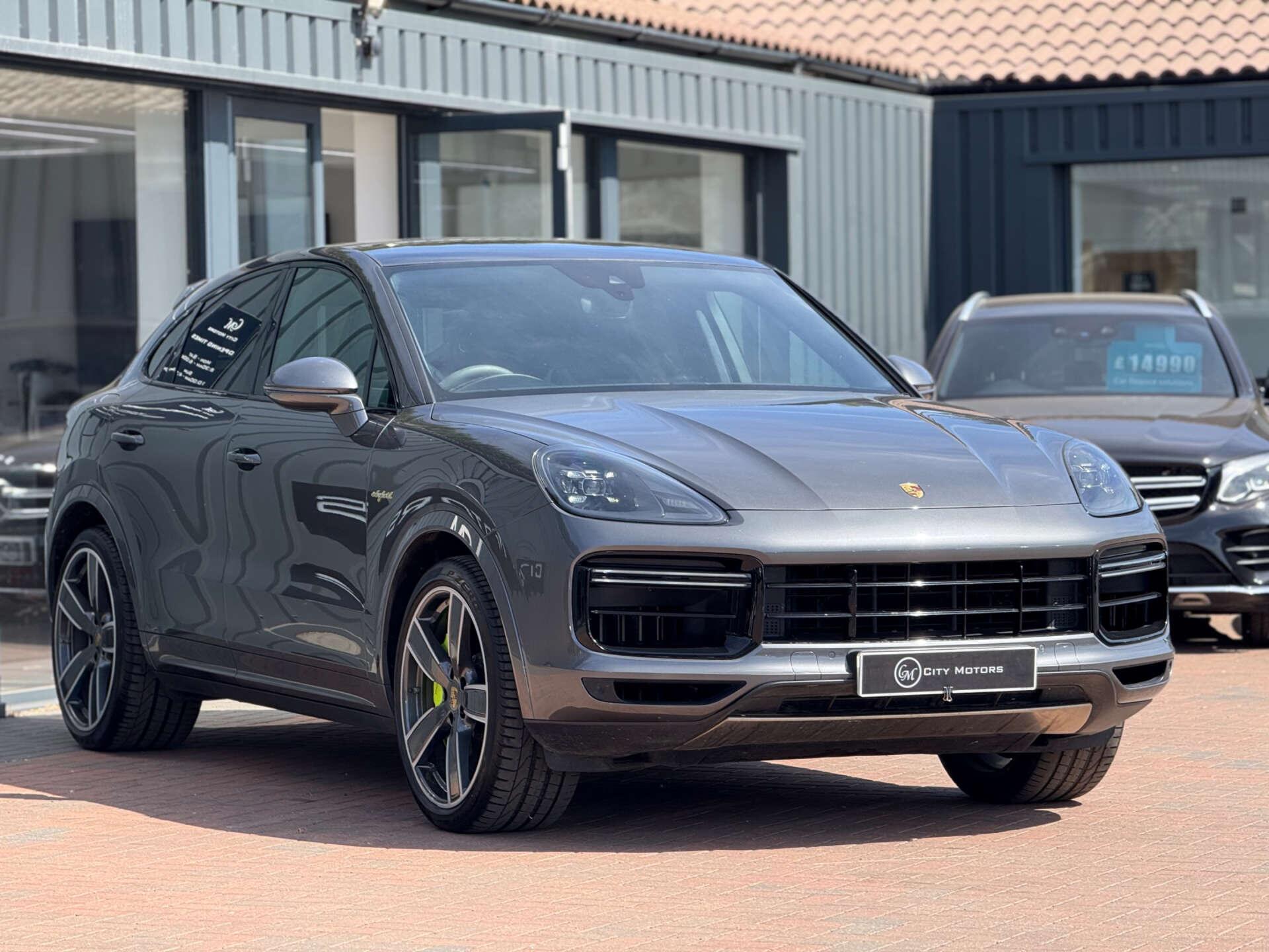 Porsche Cayenne view 12