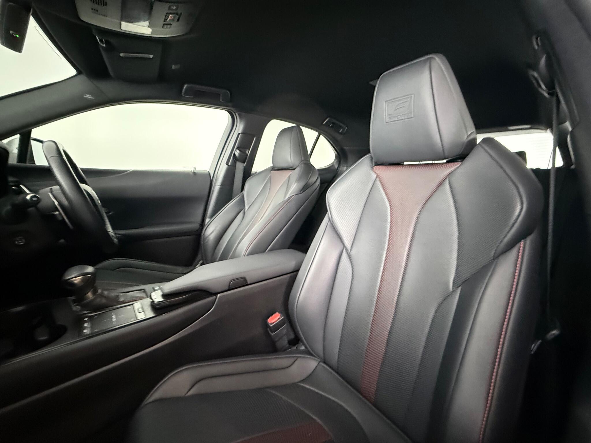 Lexus Ux view 33