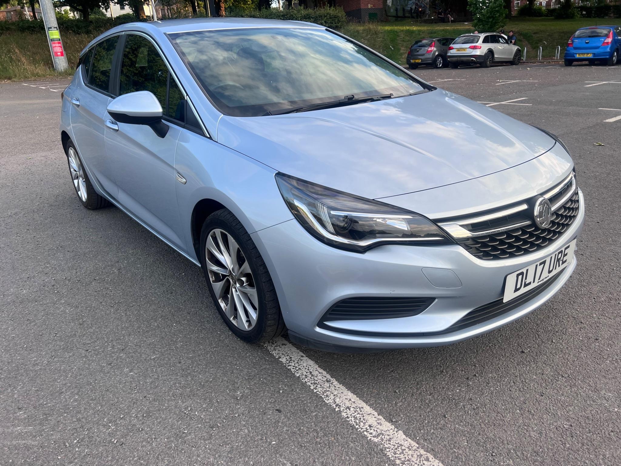 2017 Vauxhall Astra 1.4i Design Euro 6 5dr • 48,900 miles image 5