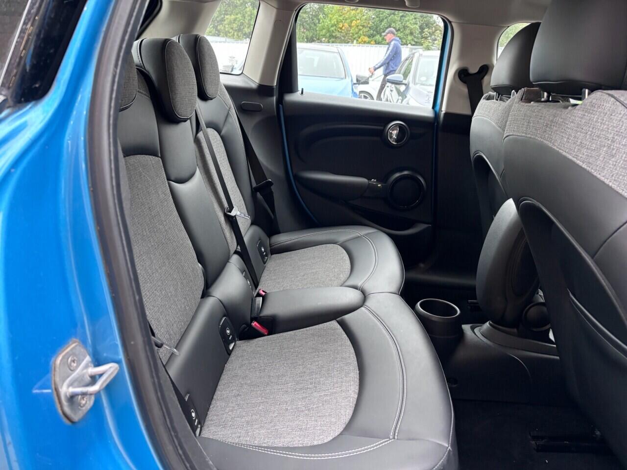 Mini Hatch view 12