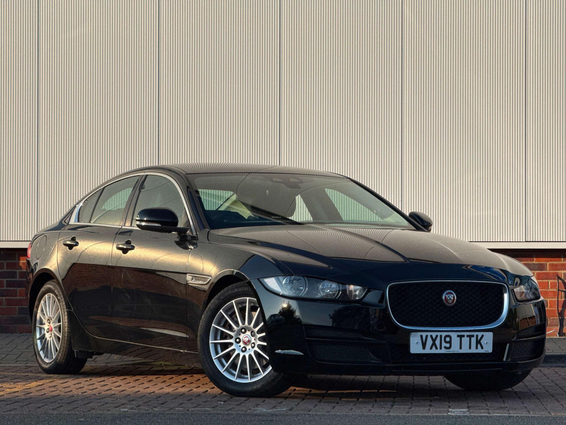 Jaguar Xe main image