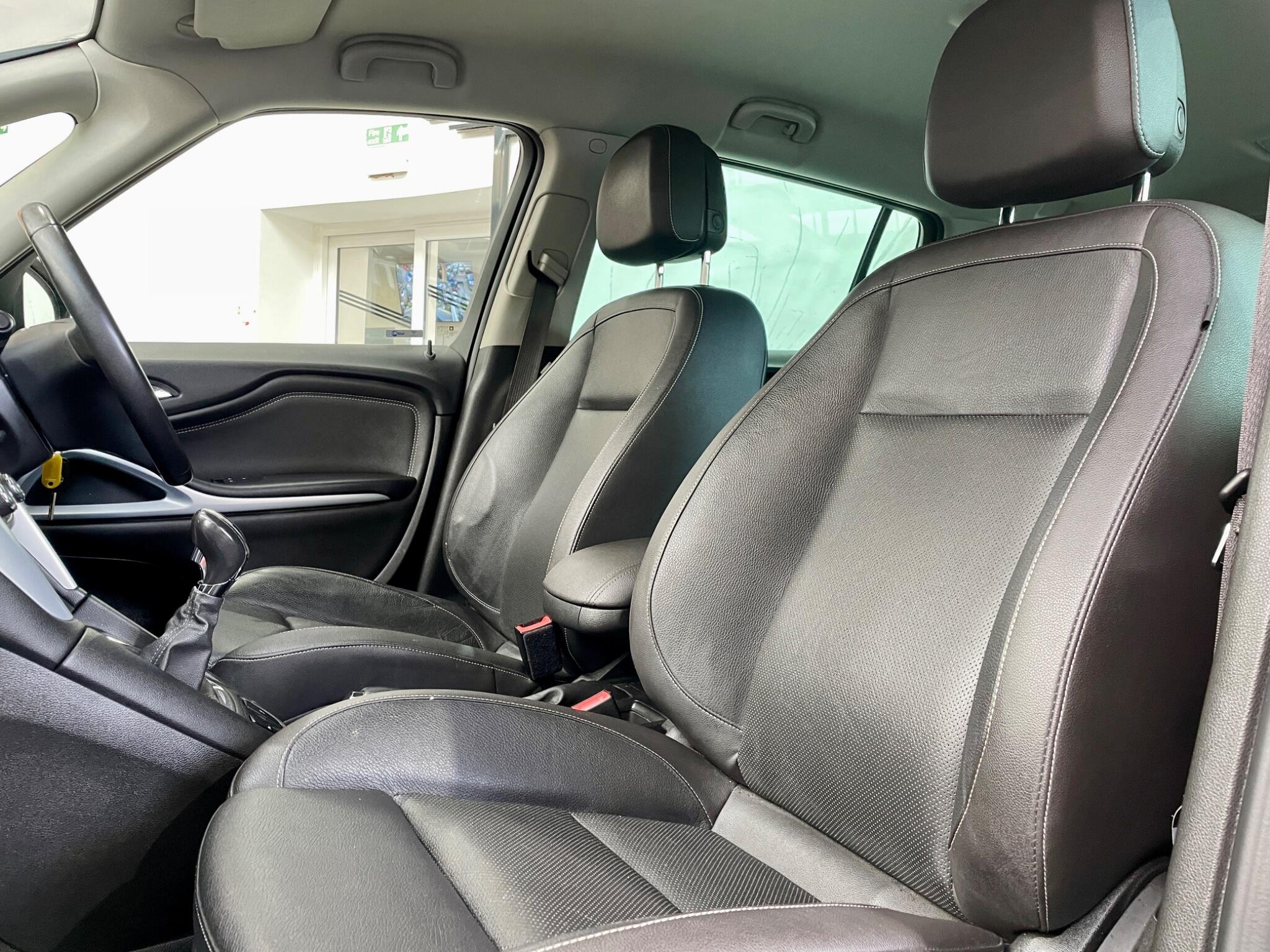 Vauxhall Zafira Tourer view 48