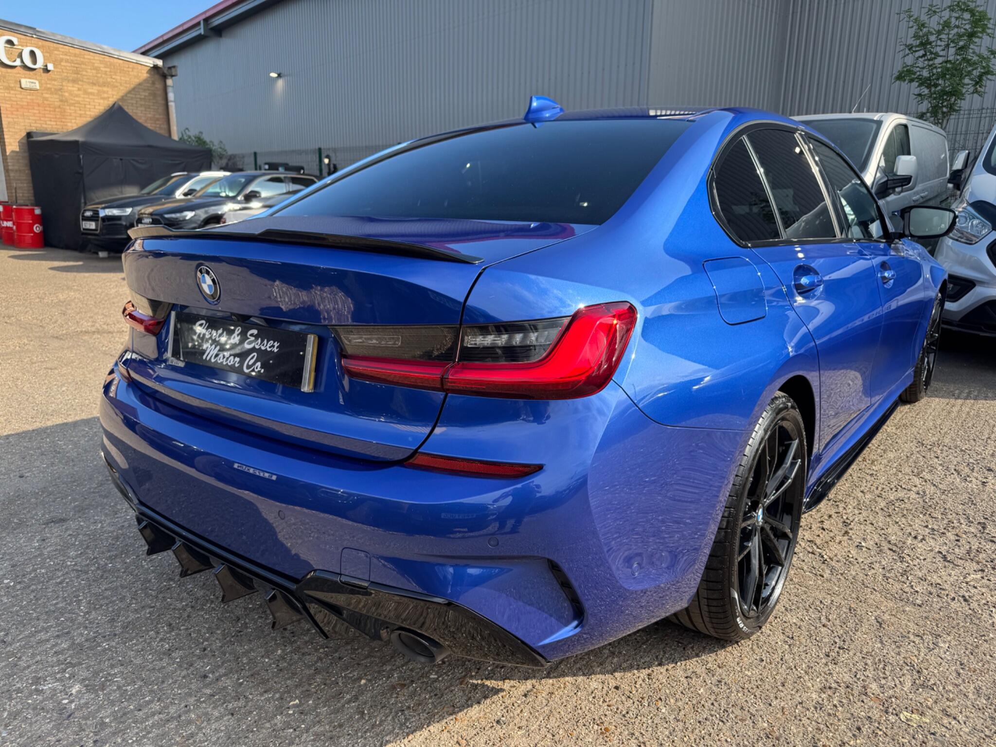 BMW 3 Series view 12