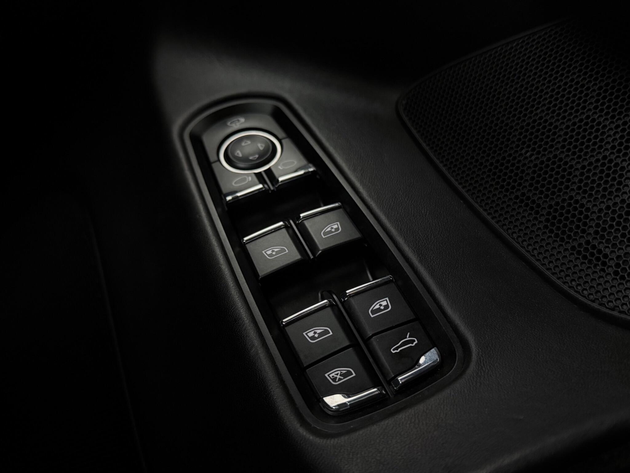 Porsche Panamera view 43