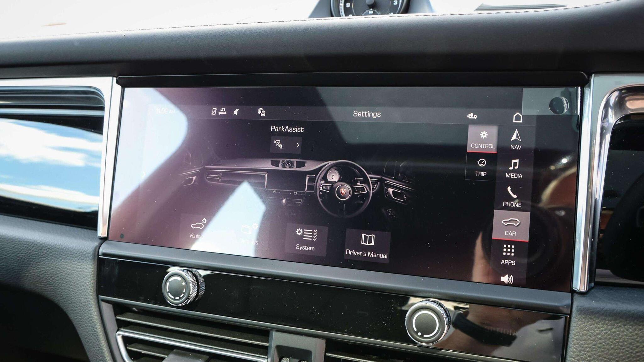 Porsche Macan view 18