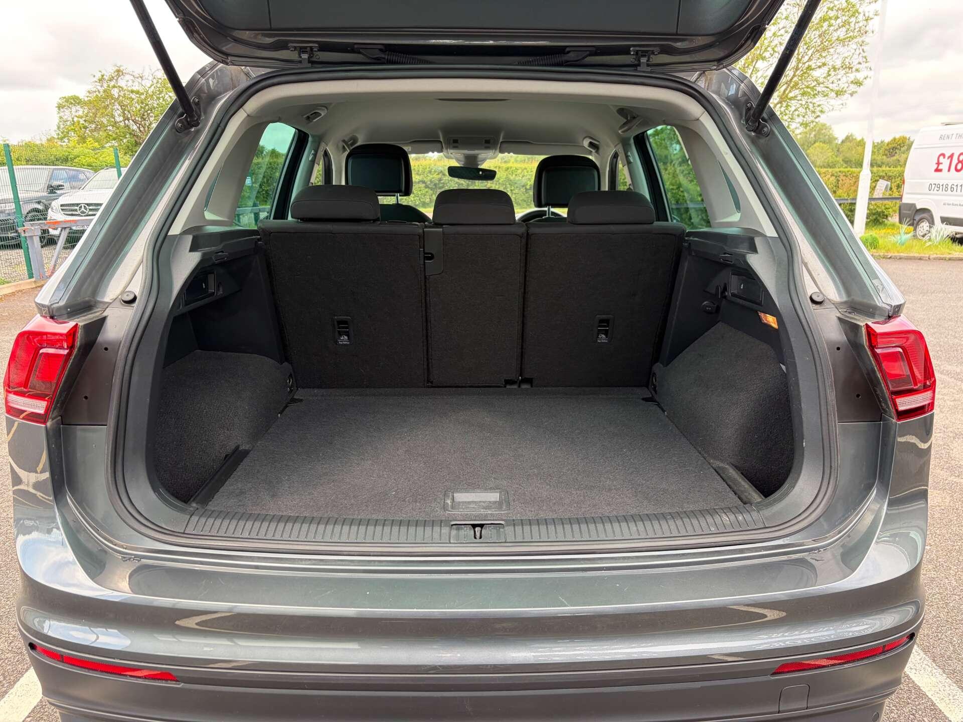 Volkswagen Tiguan view 25