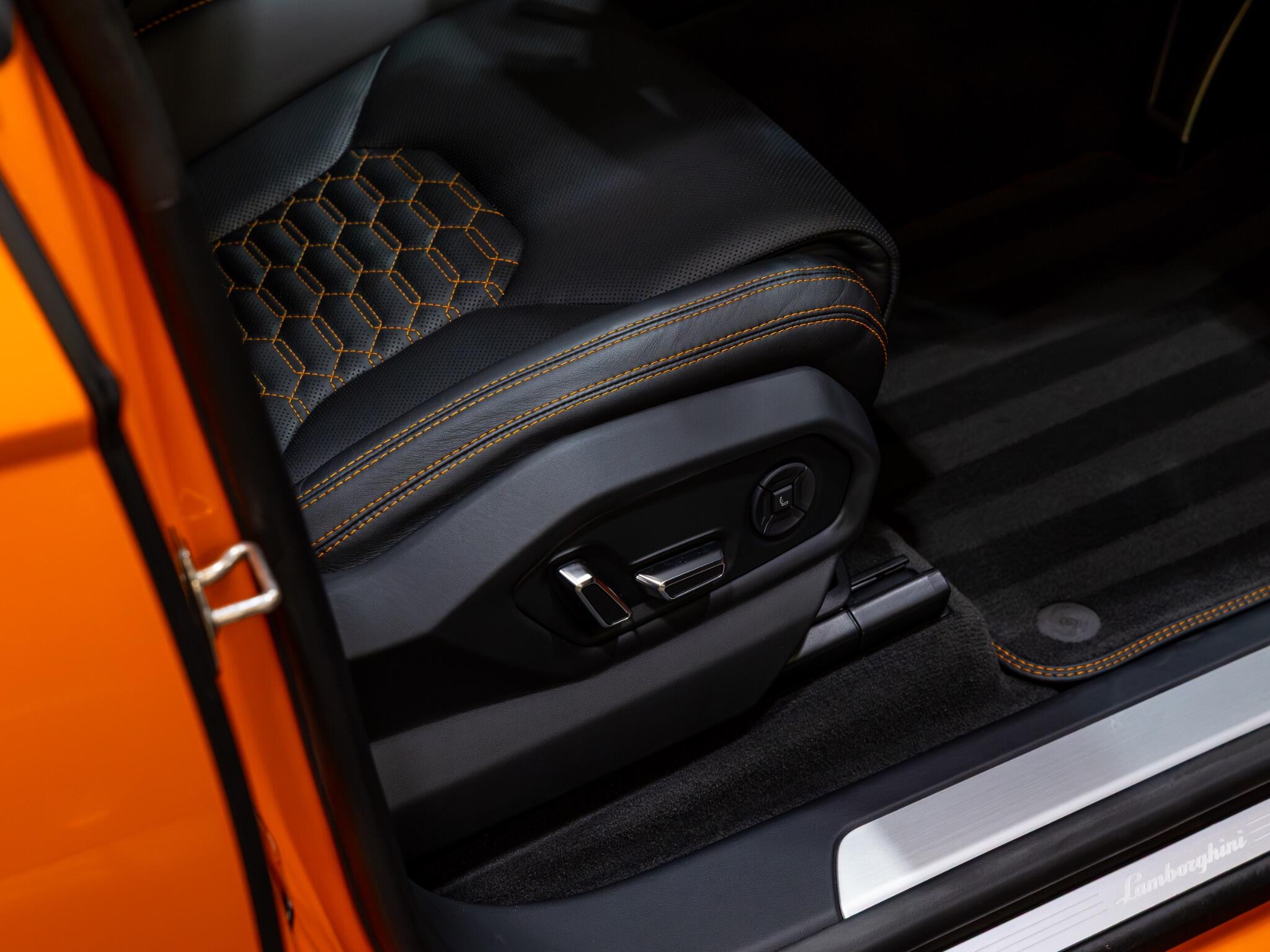 Lamborghini Urus view 26