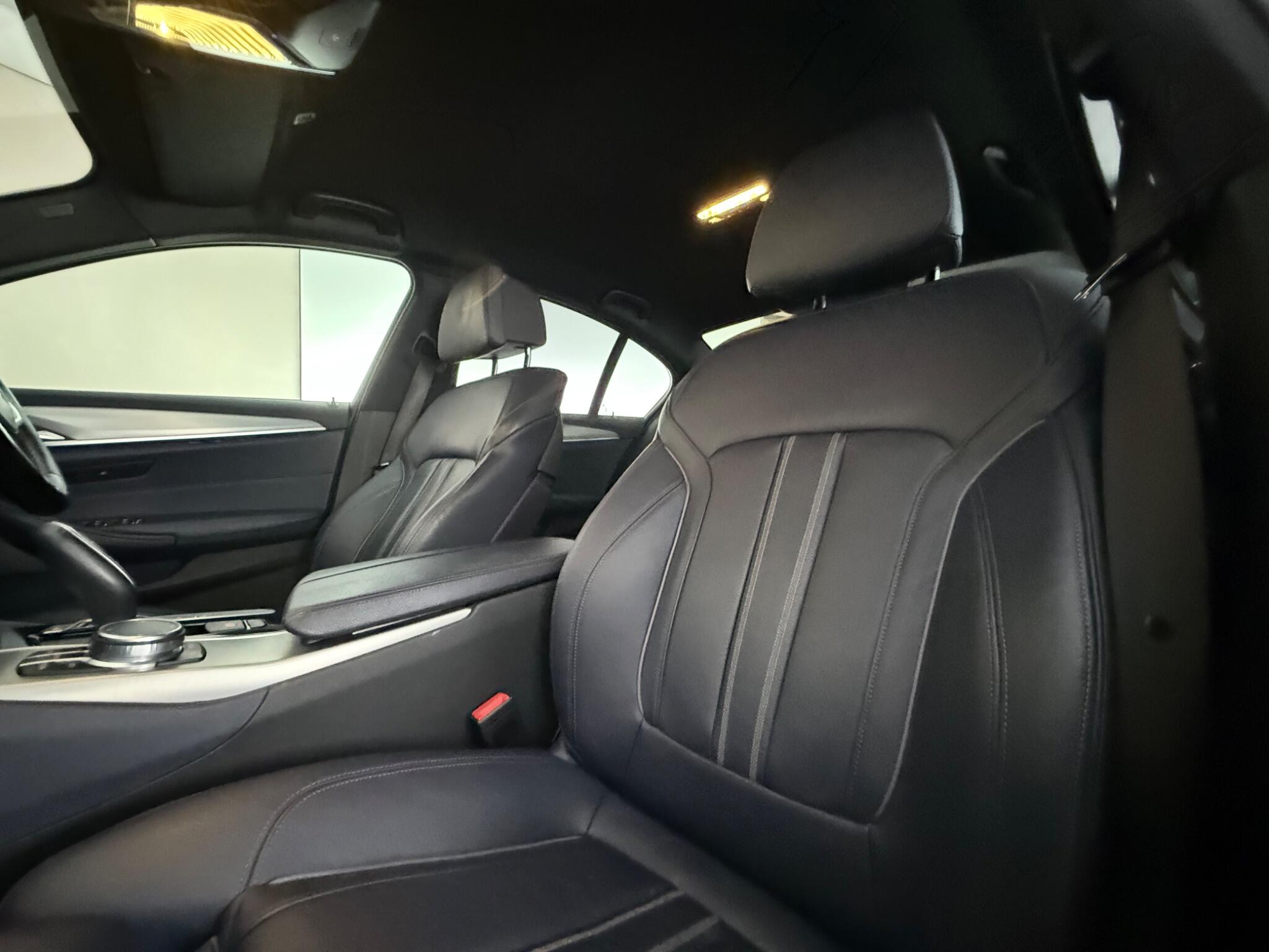 BMW 5 Series view 32