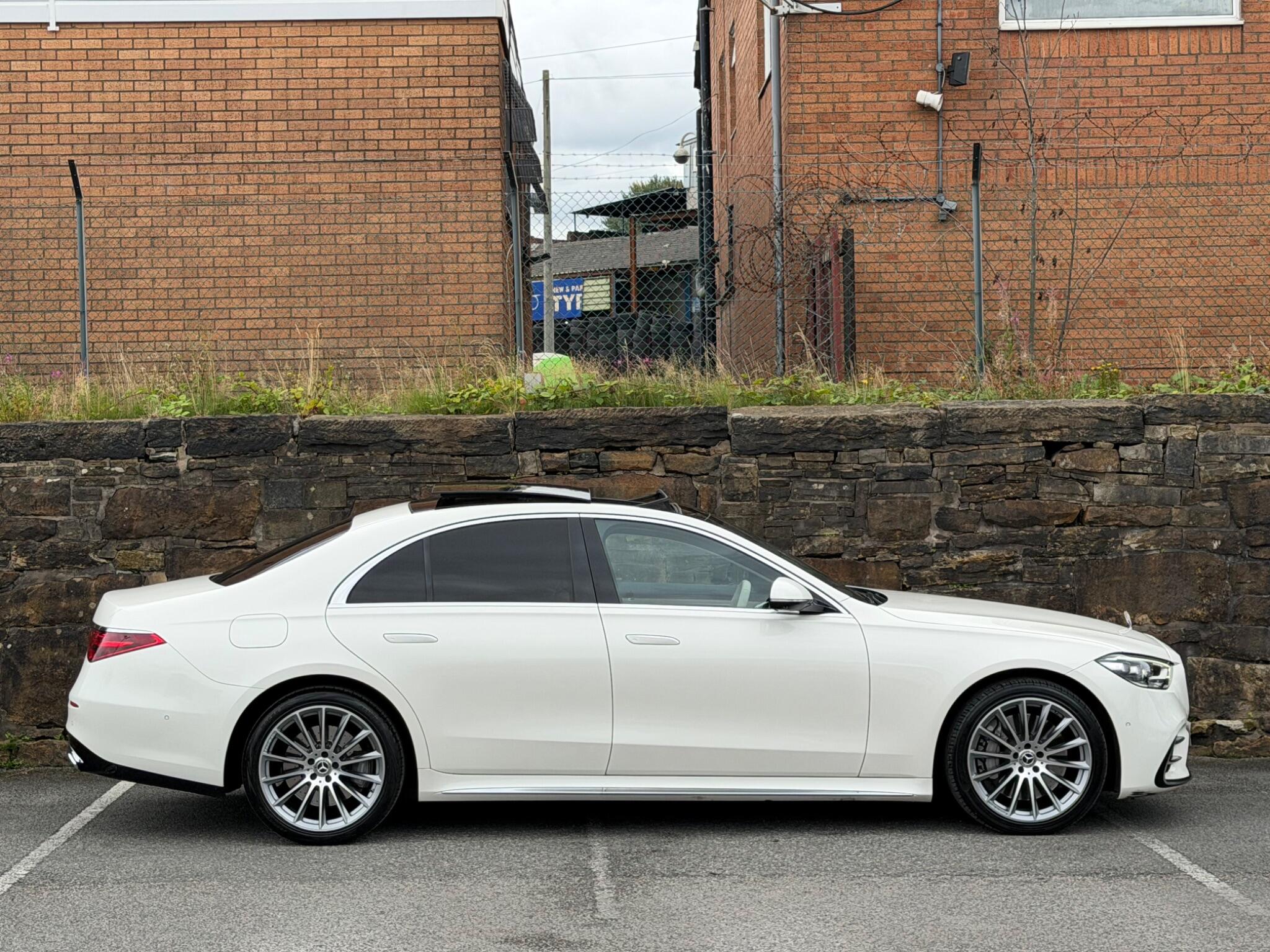 Mercedes-Benz S-Class view 8