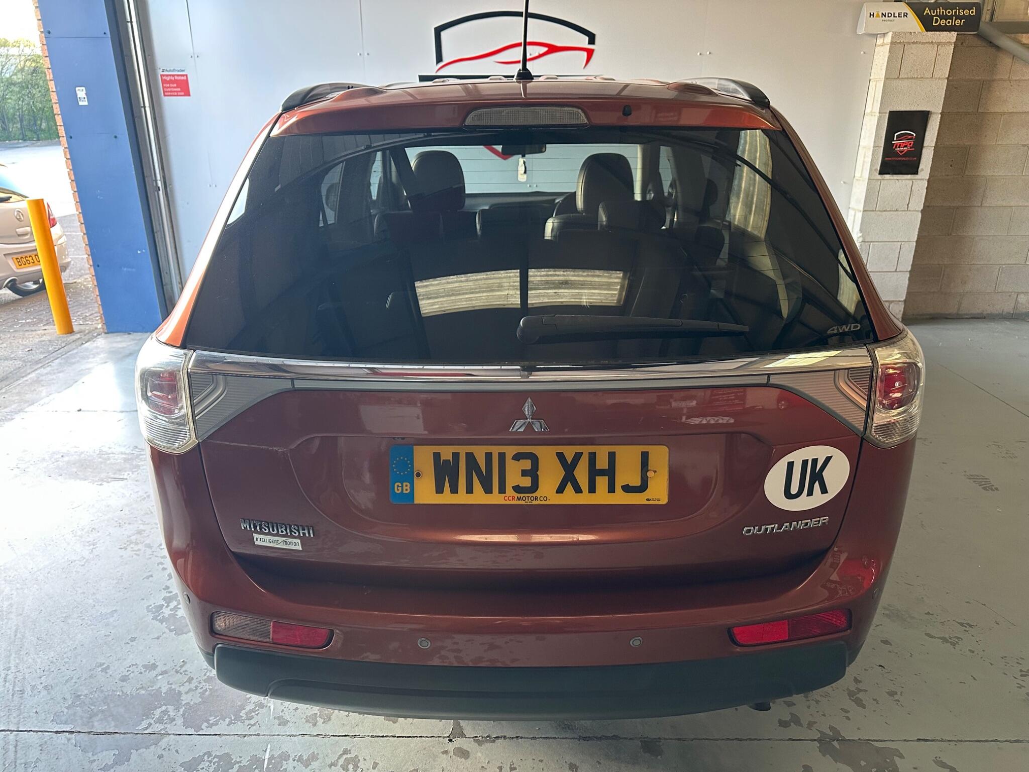 Mitsubishi Outlander view 33