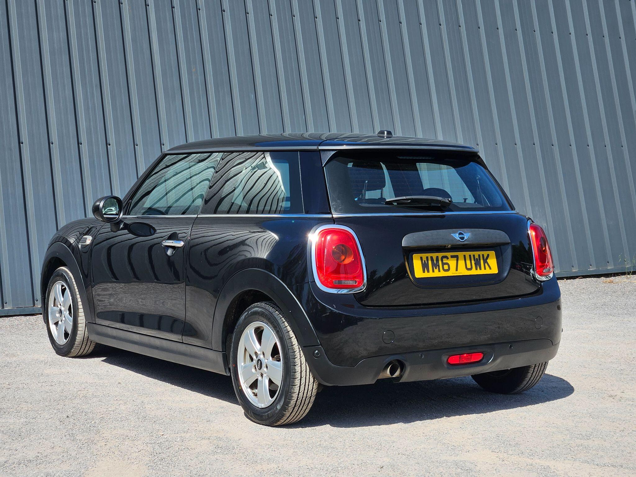 2018 MINI Hatch image 14