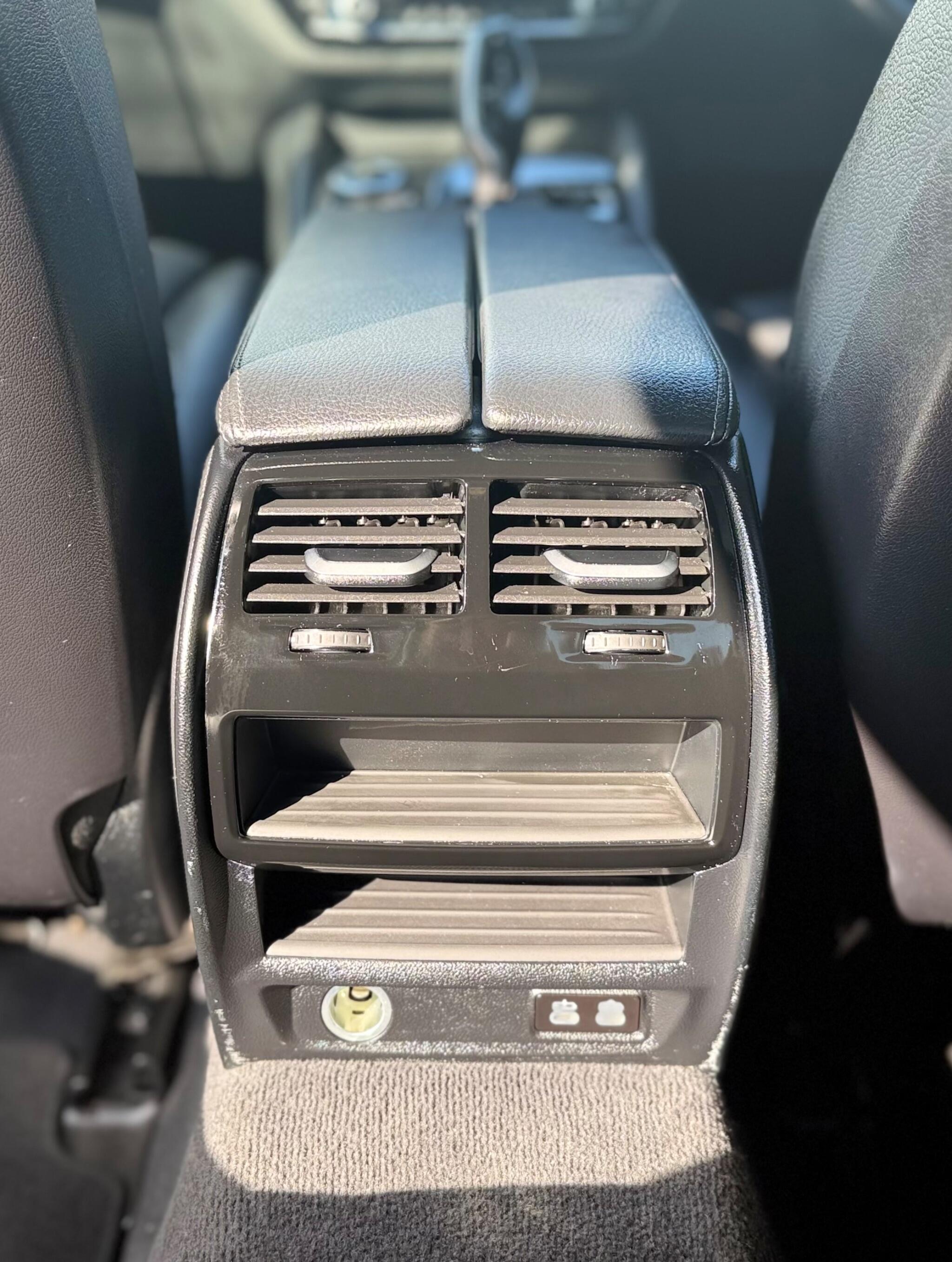 BMW 5 Series view 36