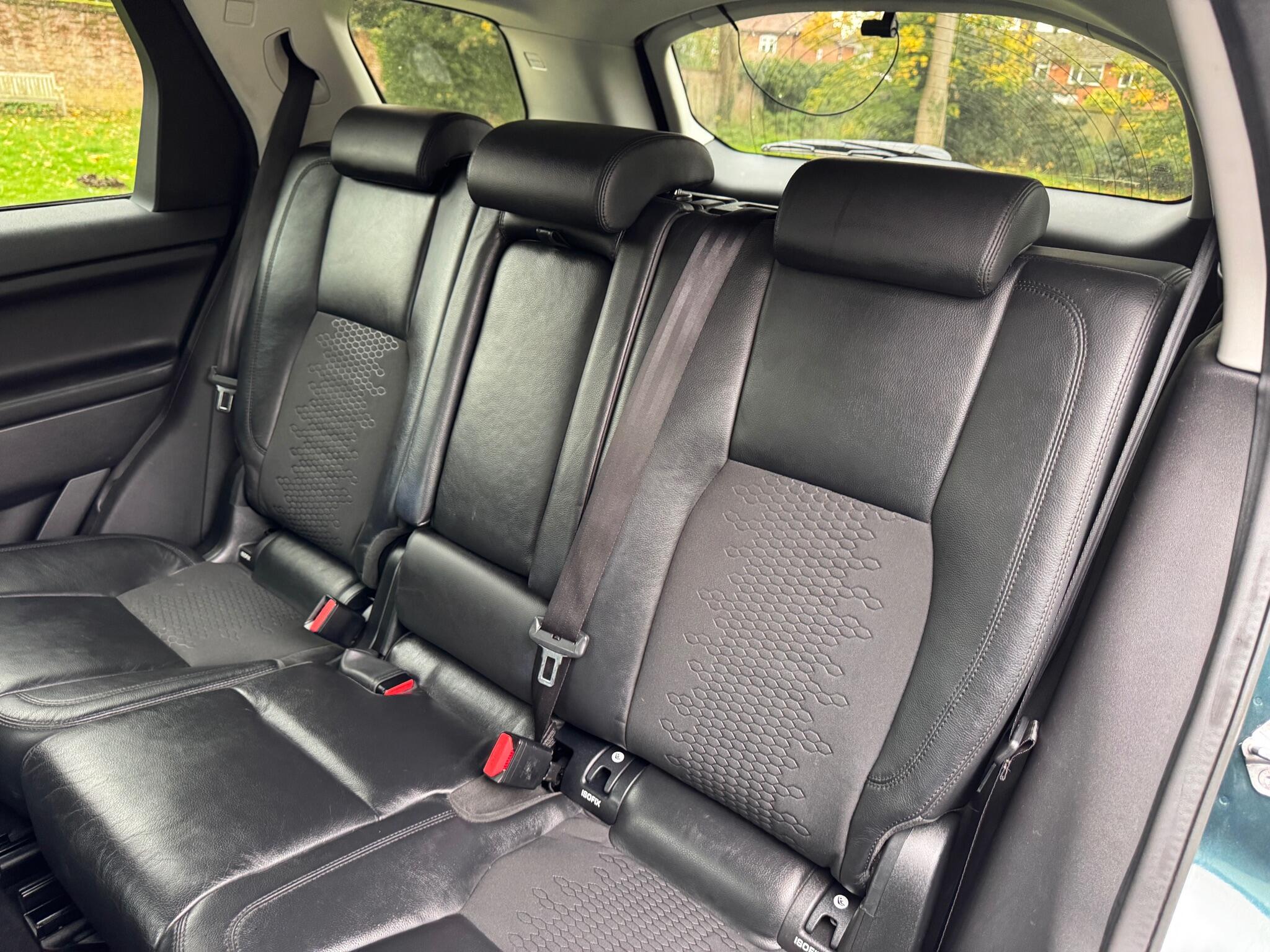 2016 Land Rover Discovery Sport 2.0 TD4 SE Tech 4WD Euro 6 (s/s) 5dr (5 Seat) • 100,000 miles image 39