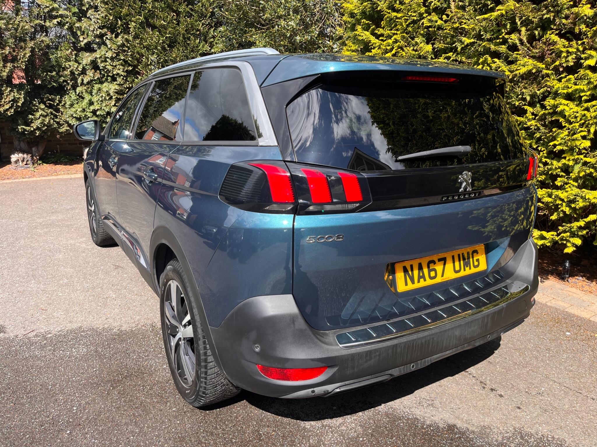 Peugeot 5008 view 12