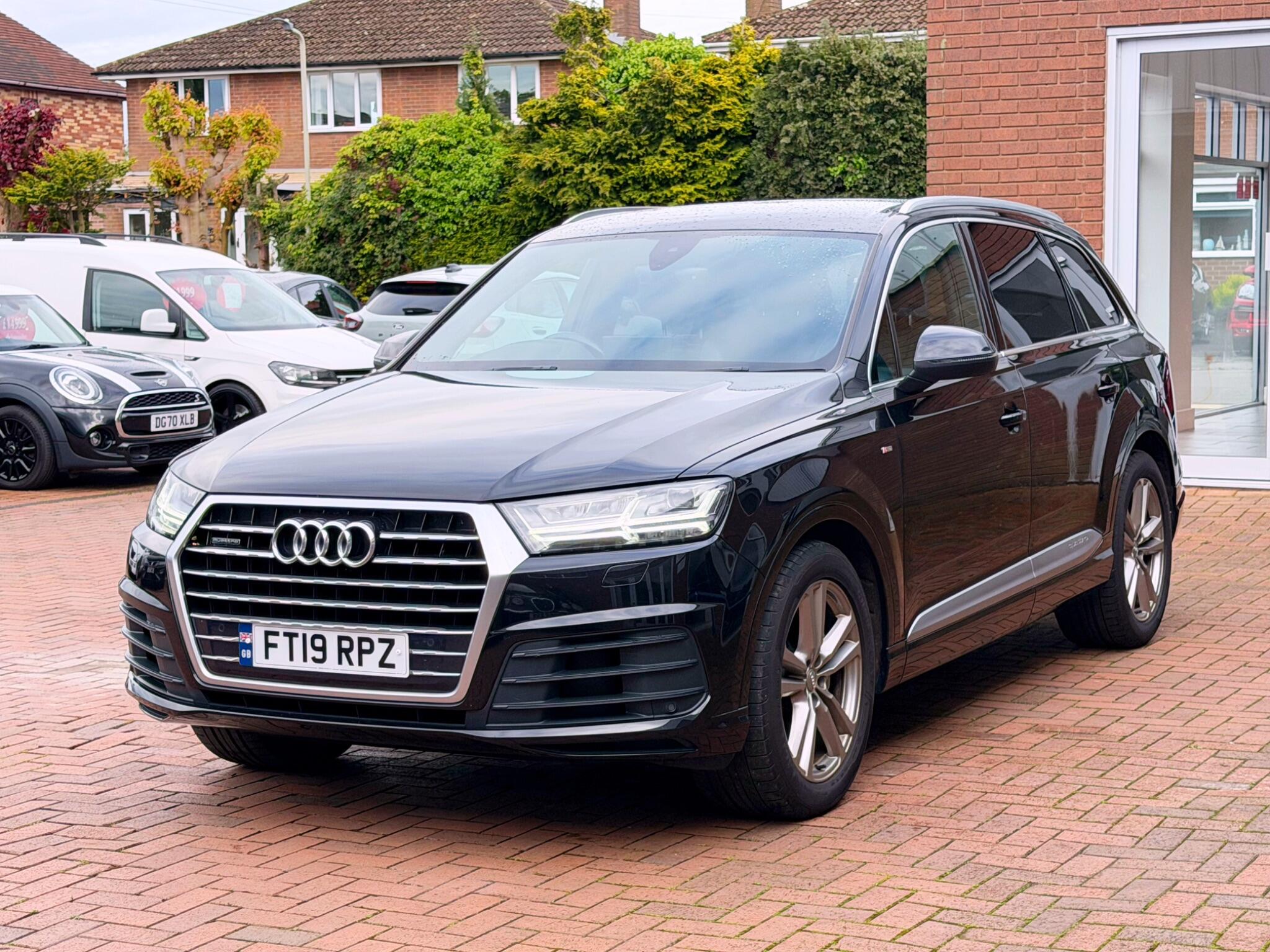 Audi Q7 view 40