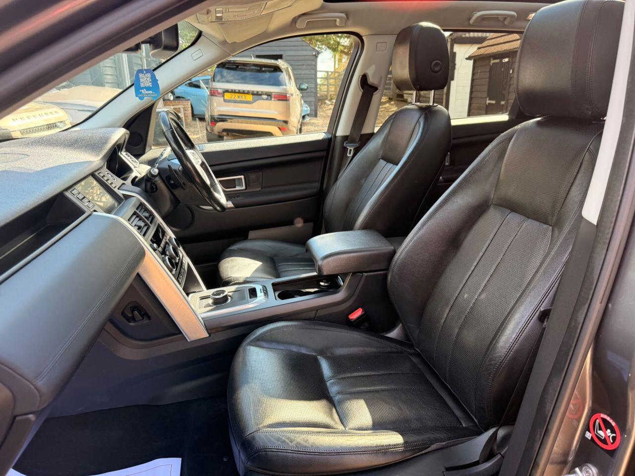Land Rover Discovery Sport view 11