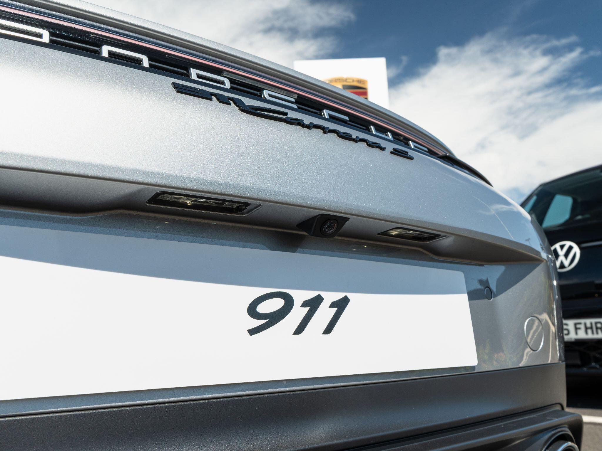 Porsche 911 view 15