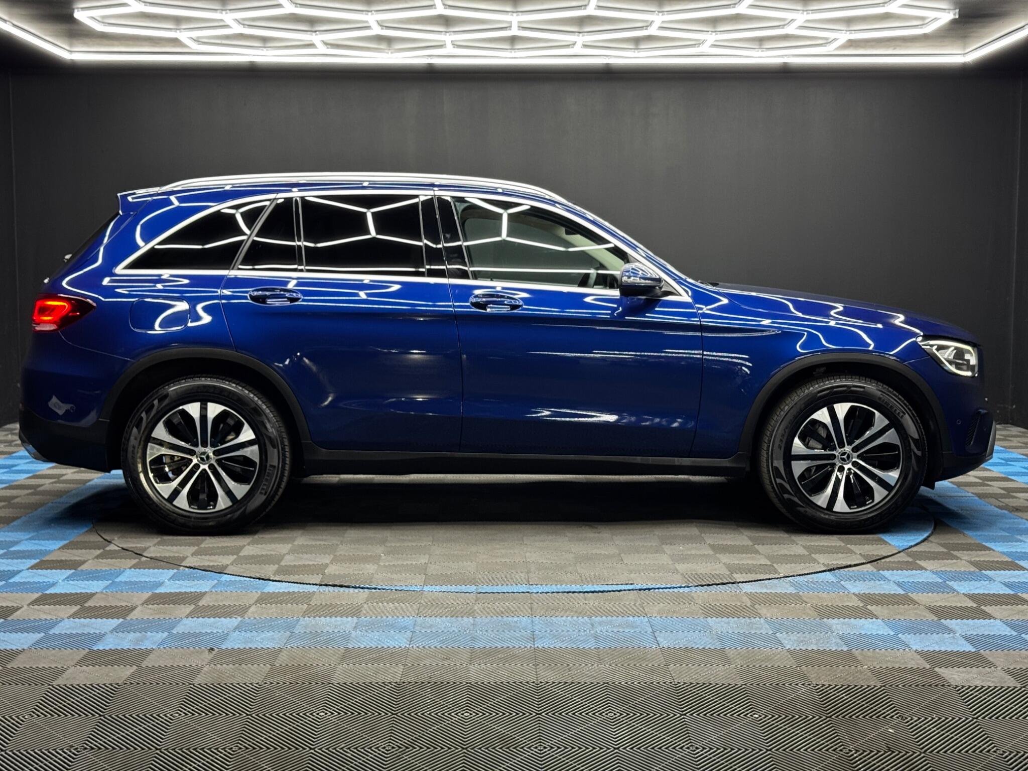 Mercedes-Benz GLC view 4