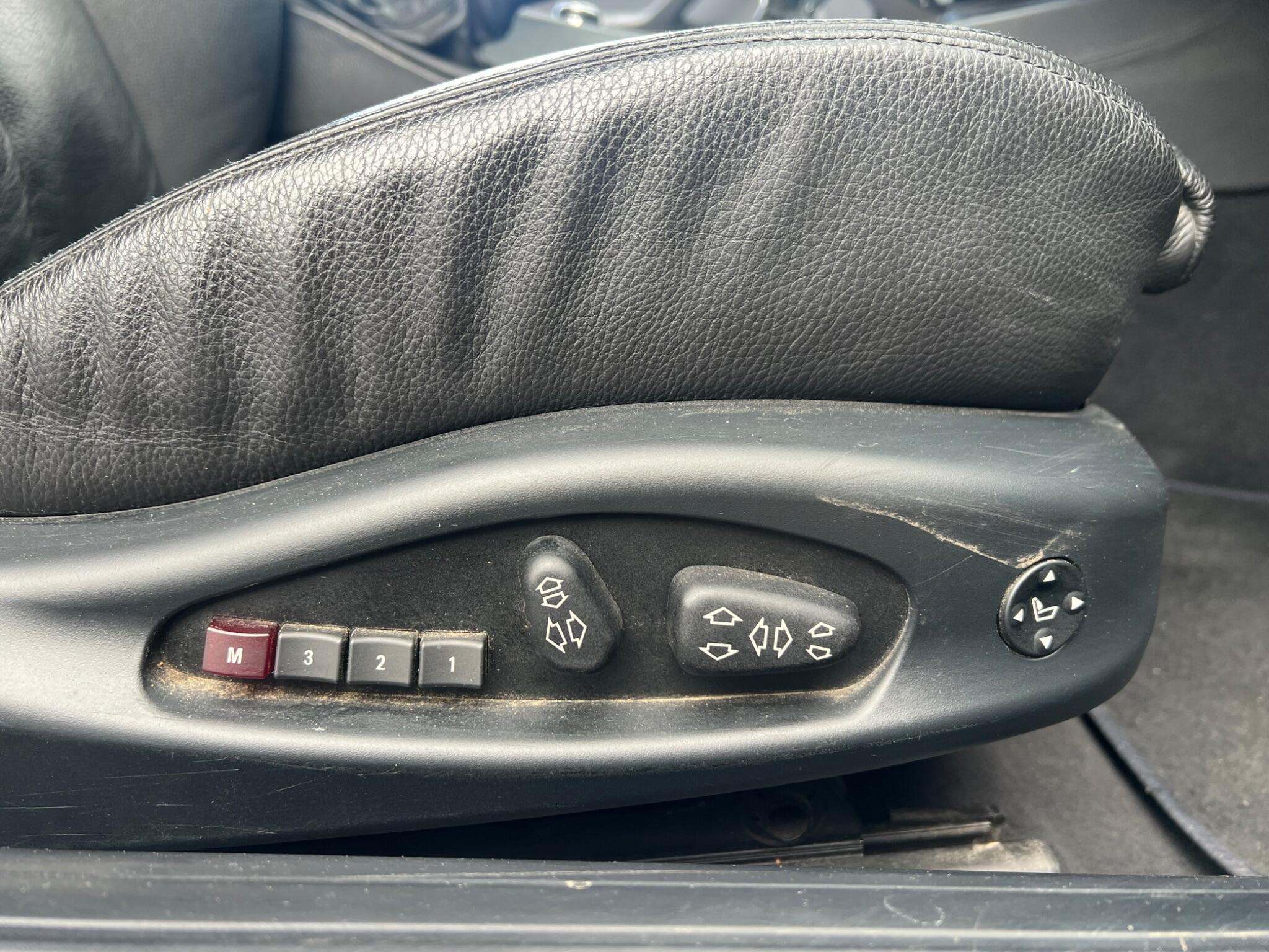 BMW 6 Series view 23