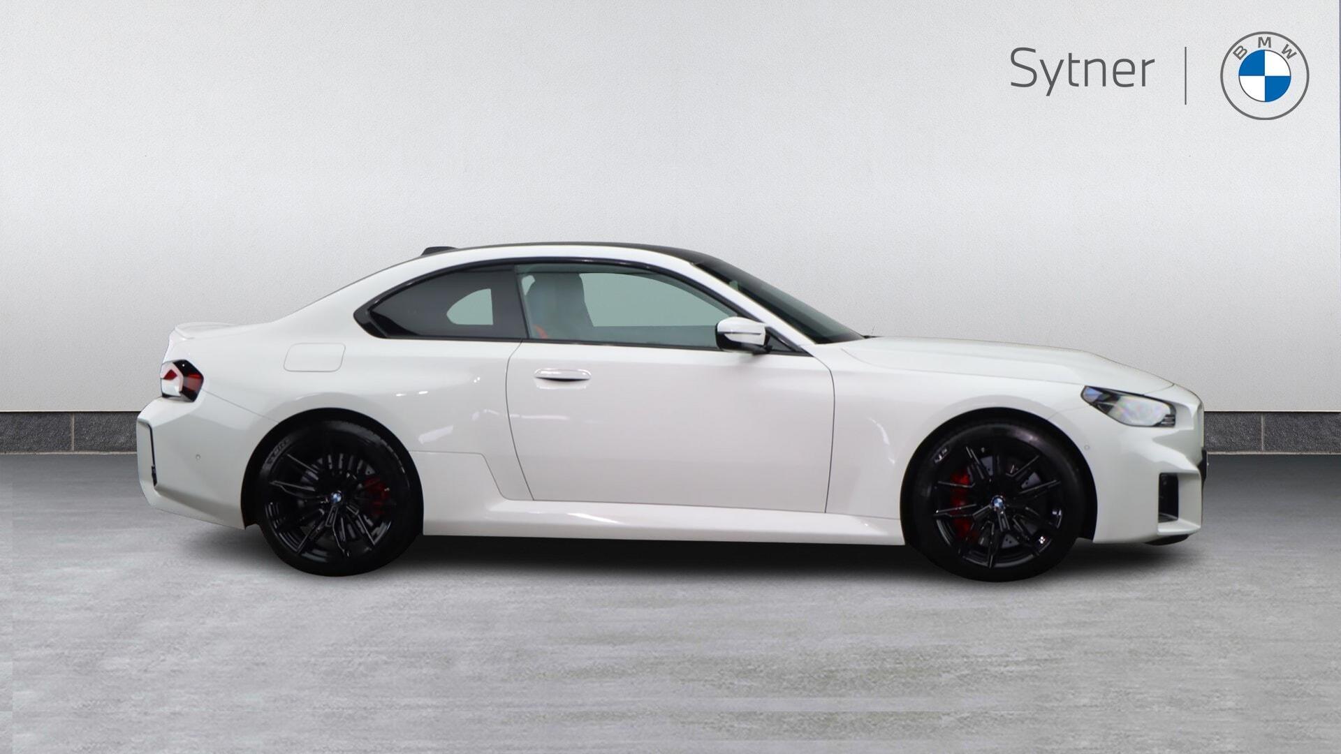 BMW M2 view 3