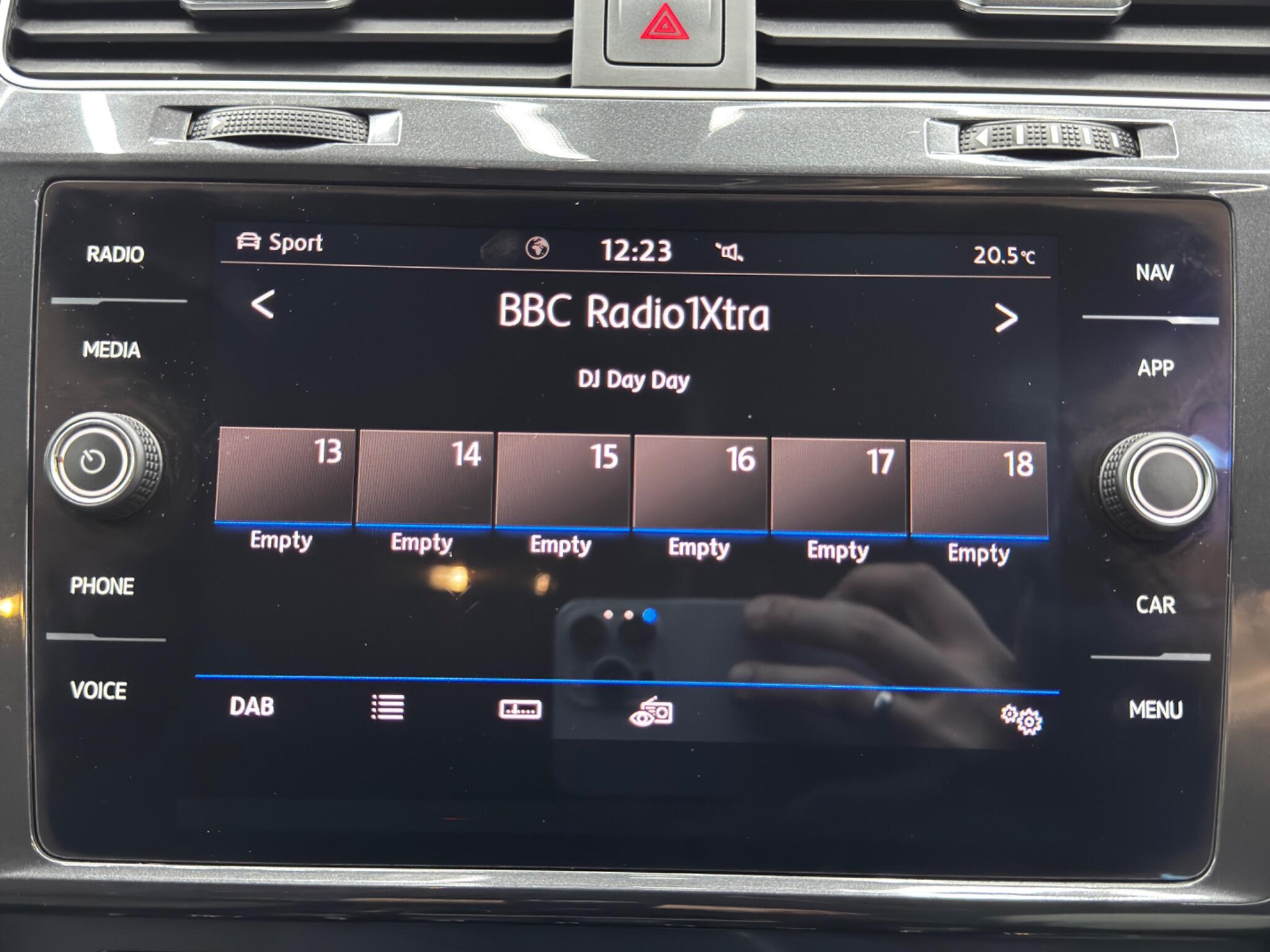 Volkswagen Golf view 29