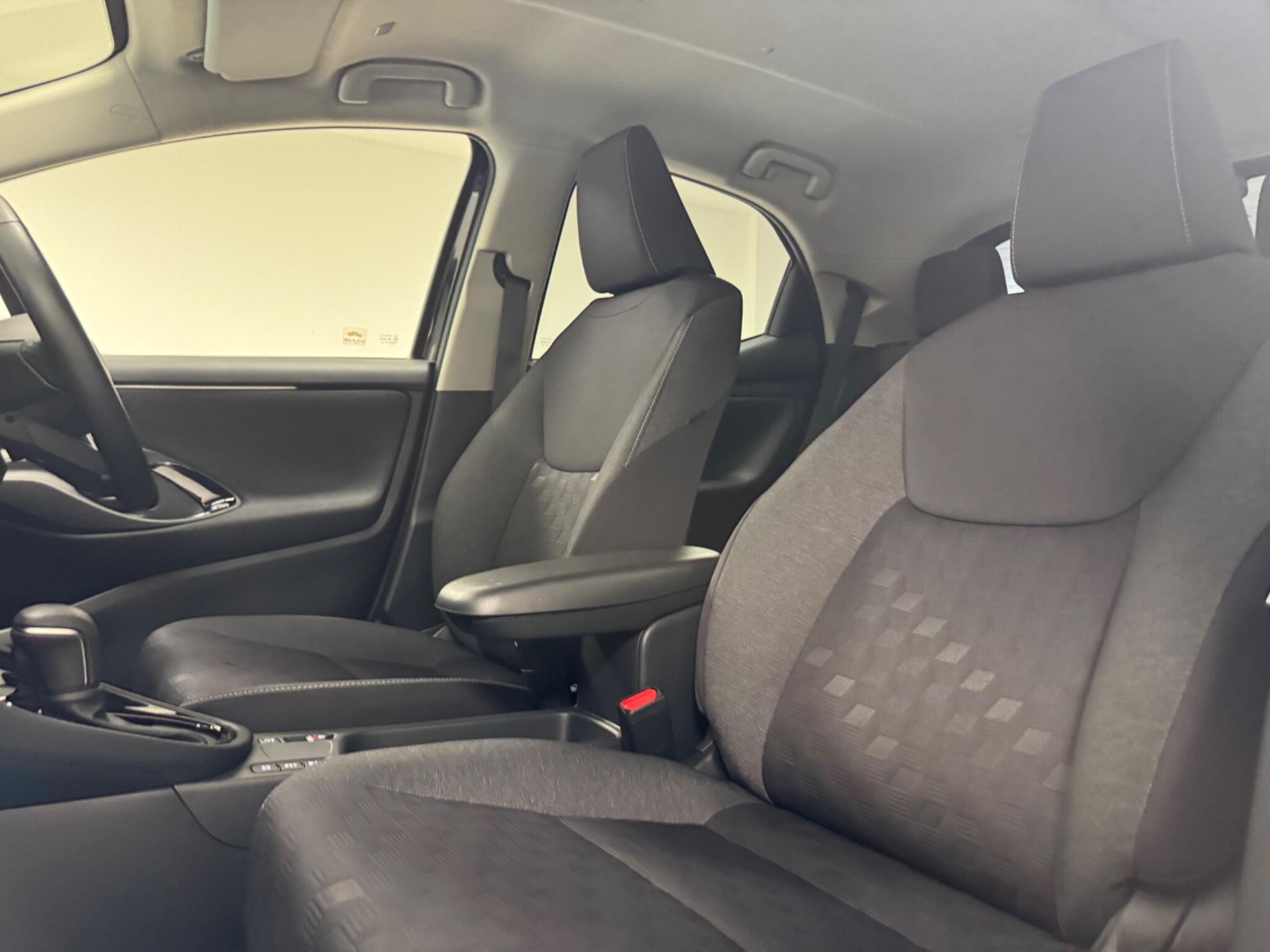 Toyota Yaris view 18