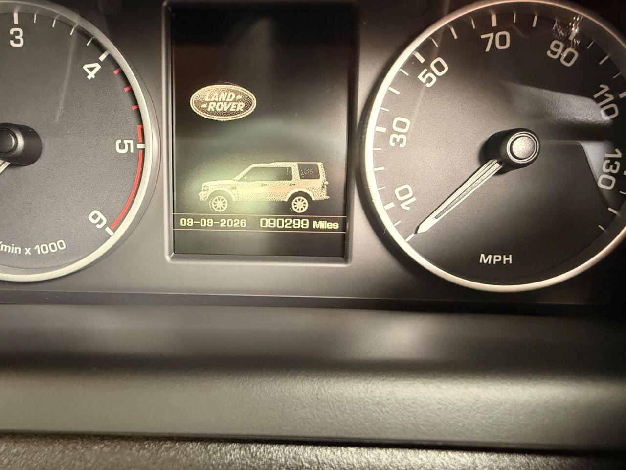 Land Rover Discovery view 13