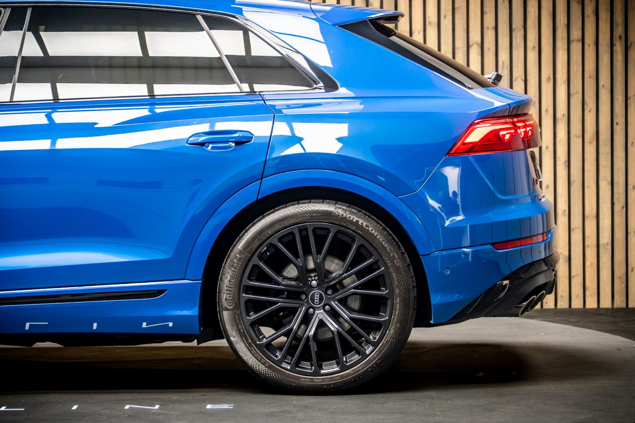Audi SQ8 view 18