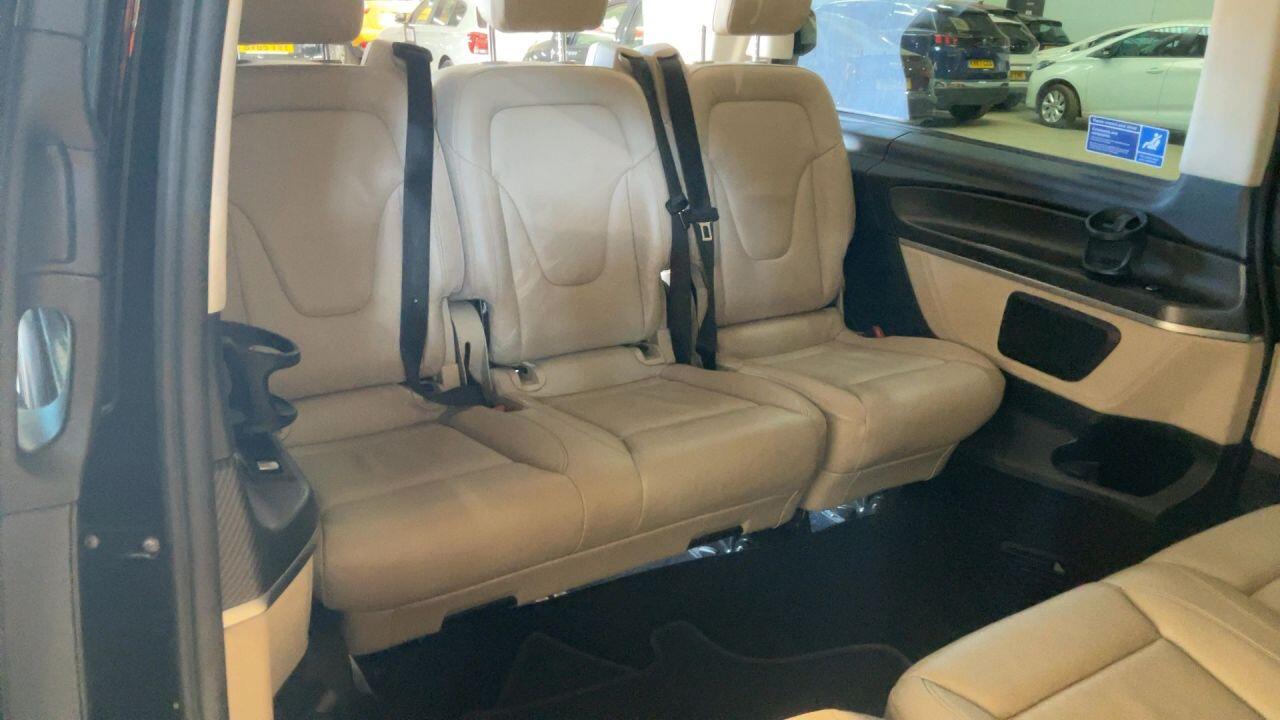 Mercedes-Benz V-Class view 12