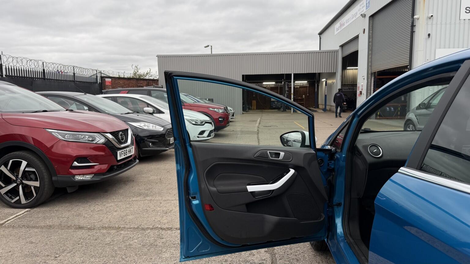 Ford Fiesta view 16