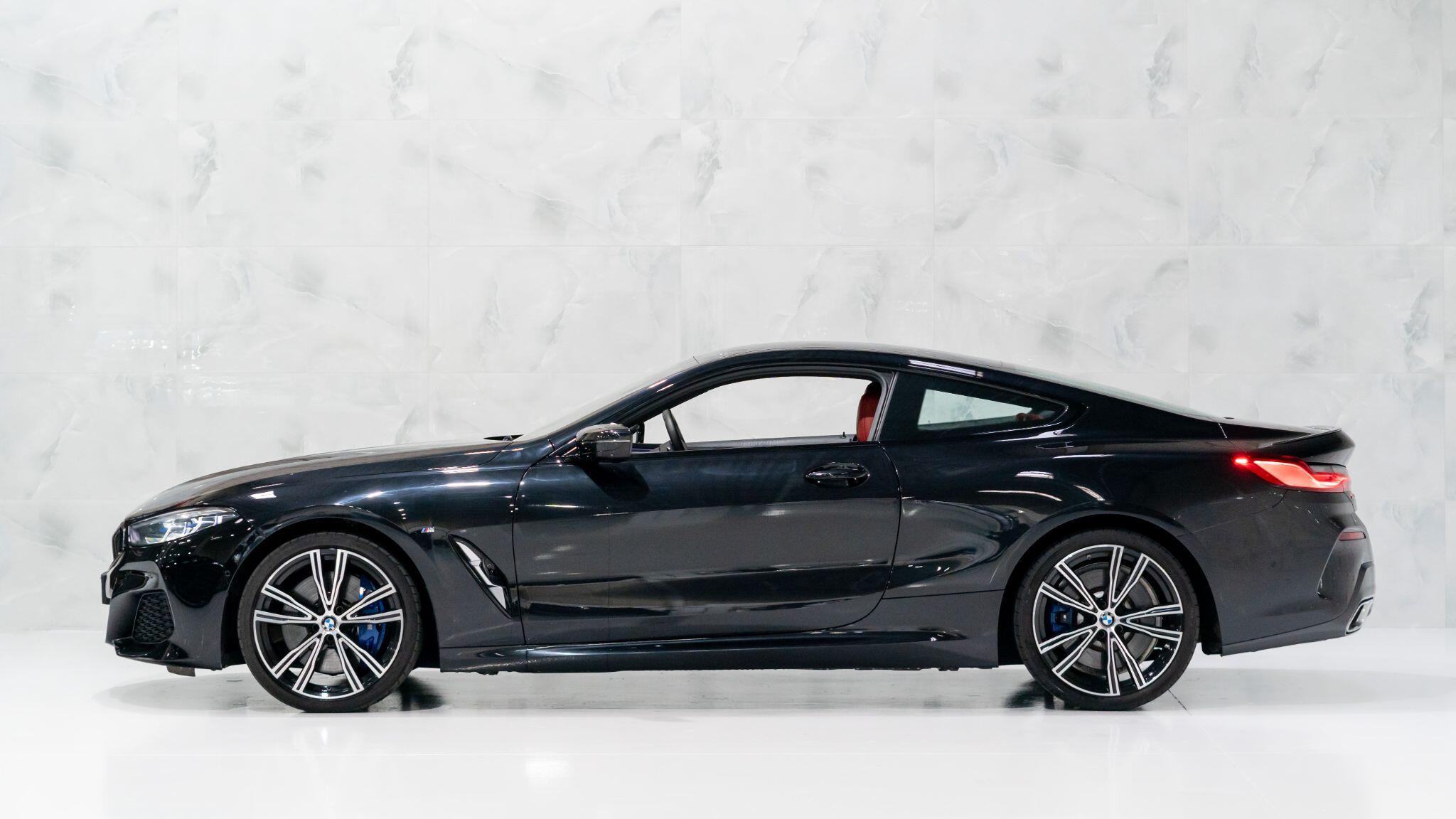 BMW 8 Series view 4