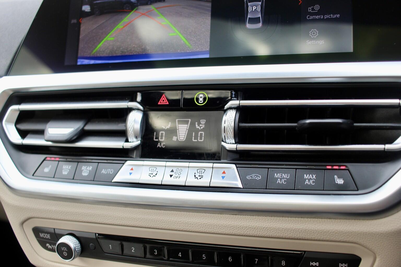BMW 3 Series view 19