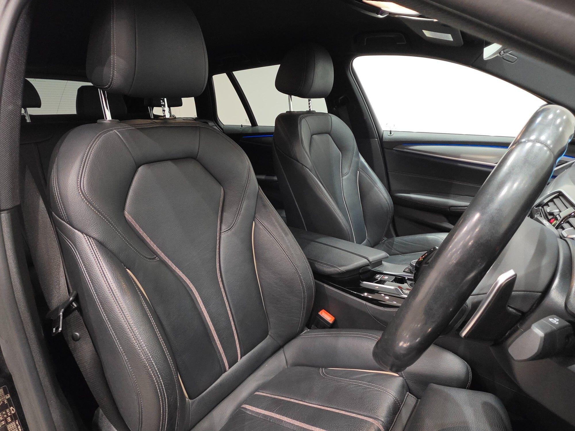 BMW 5 Series view 18