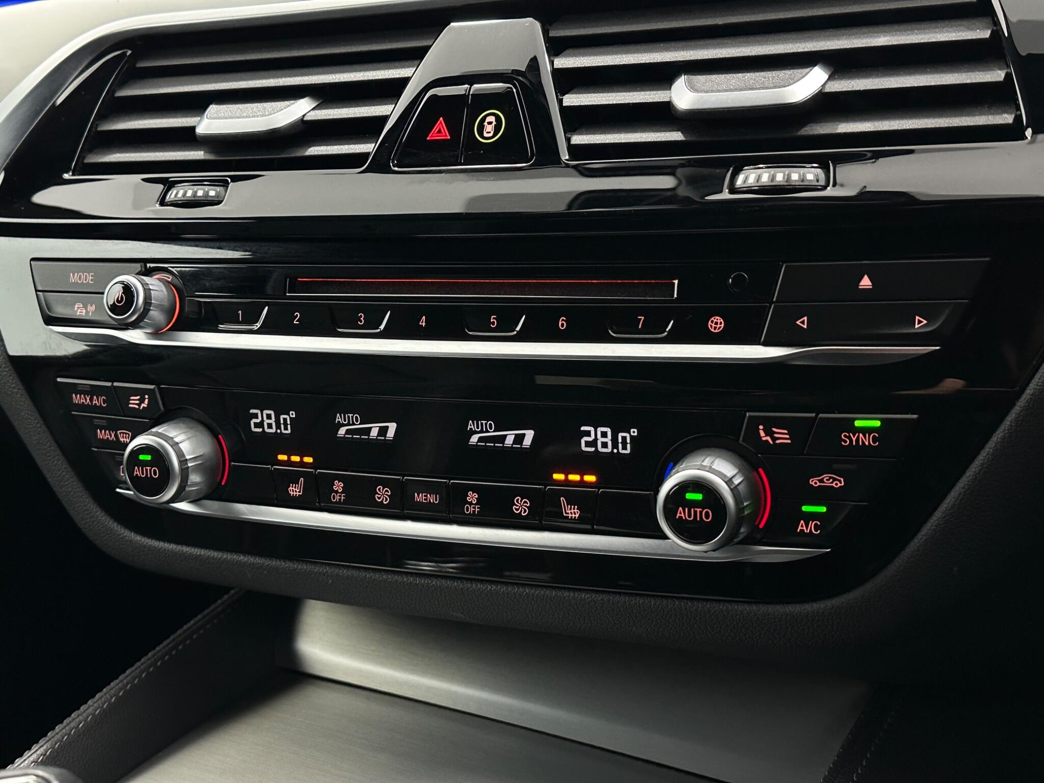 BMW 5 Series view 22