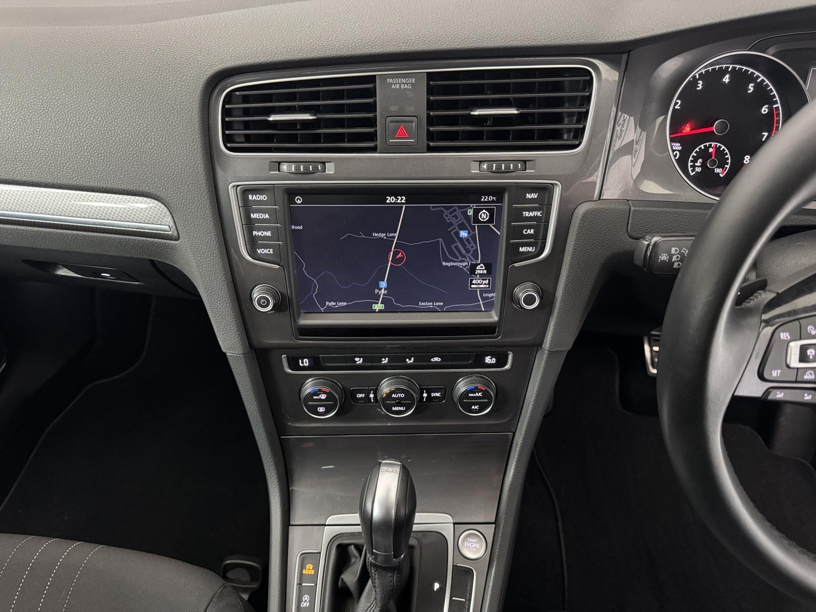 Volkswagen Golf view 50