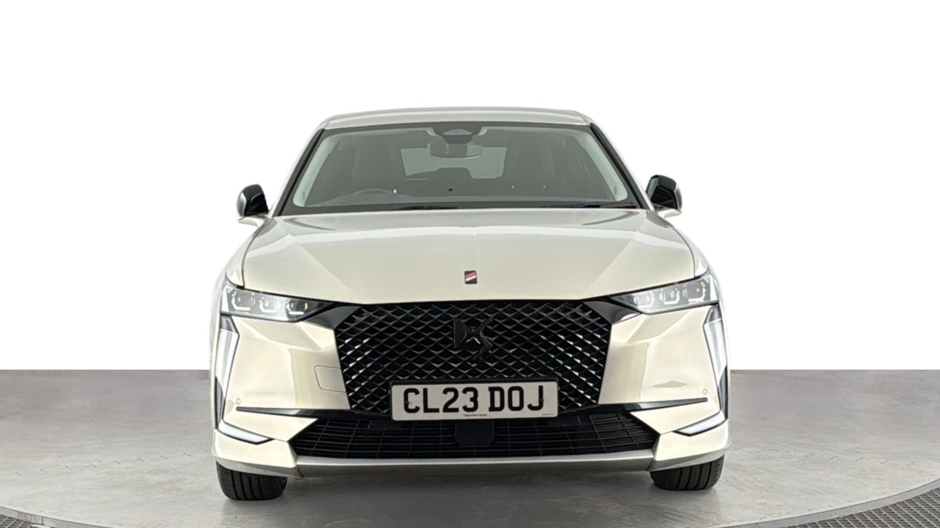 DS Automobiles DS 4 view 8