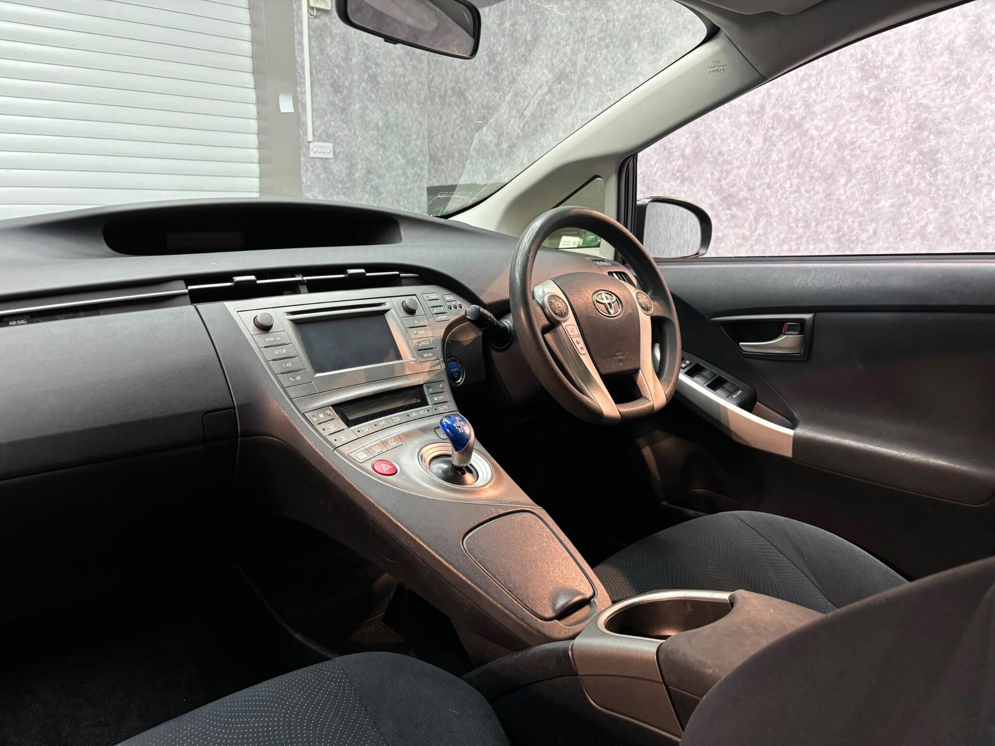 Toyota Prius view 7