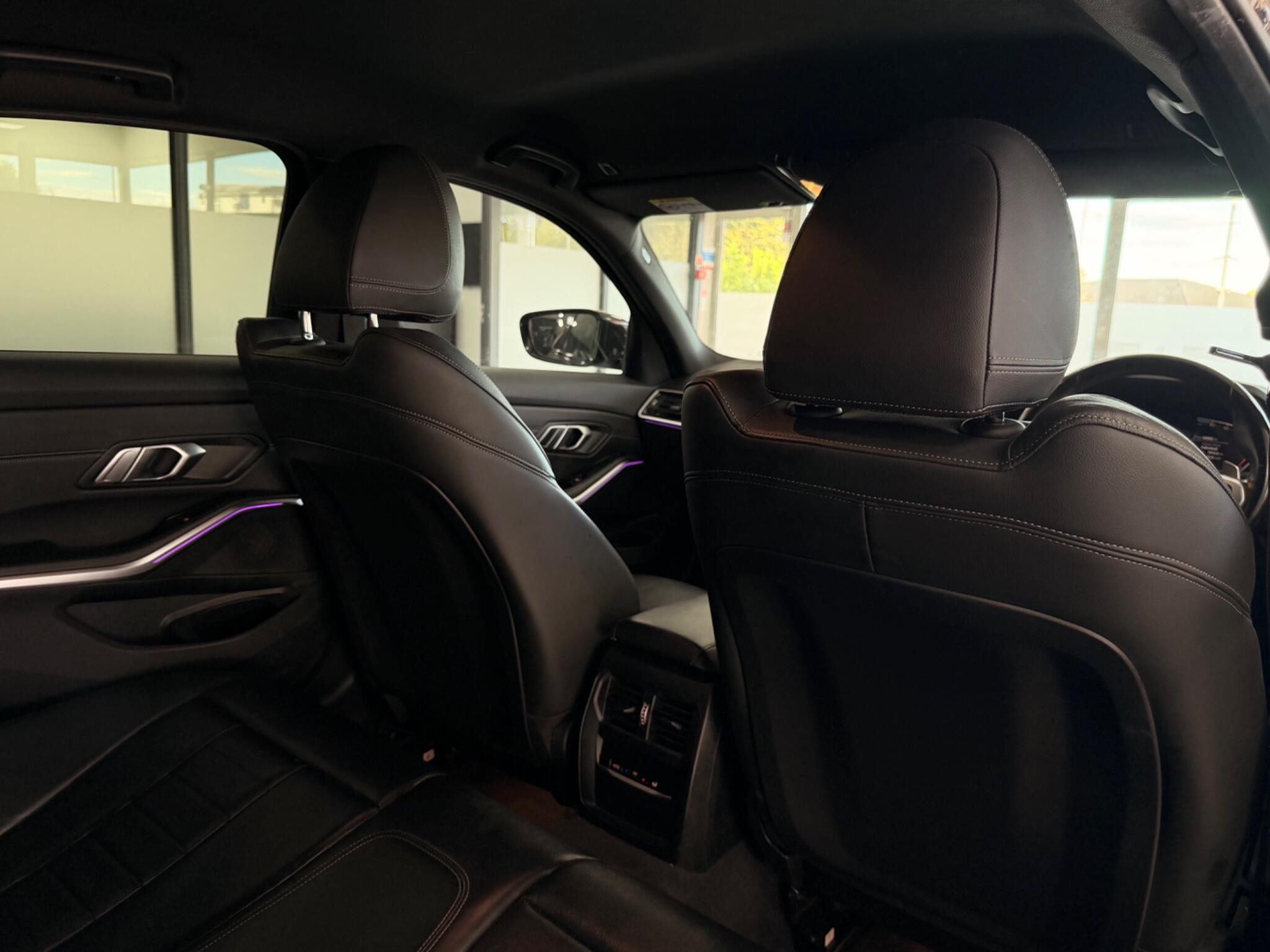 BMW 3 Series view 19