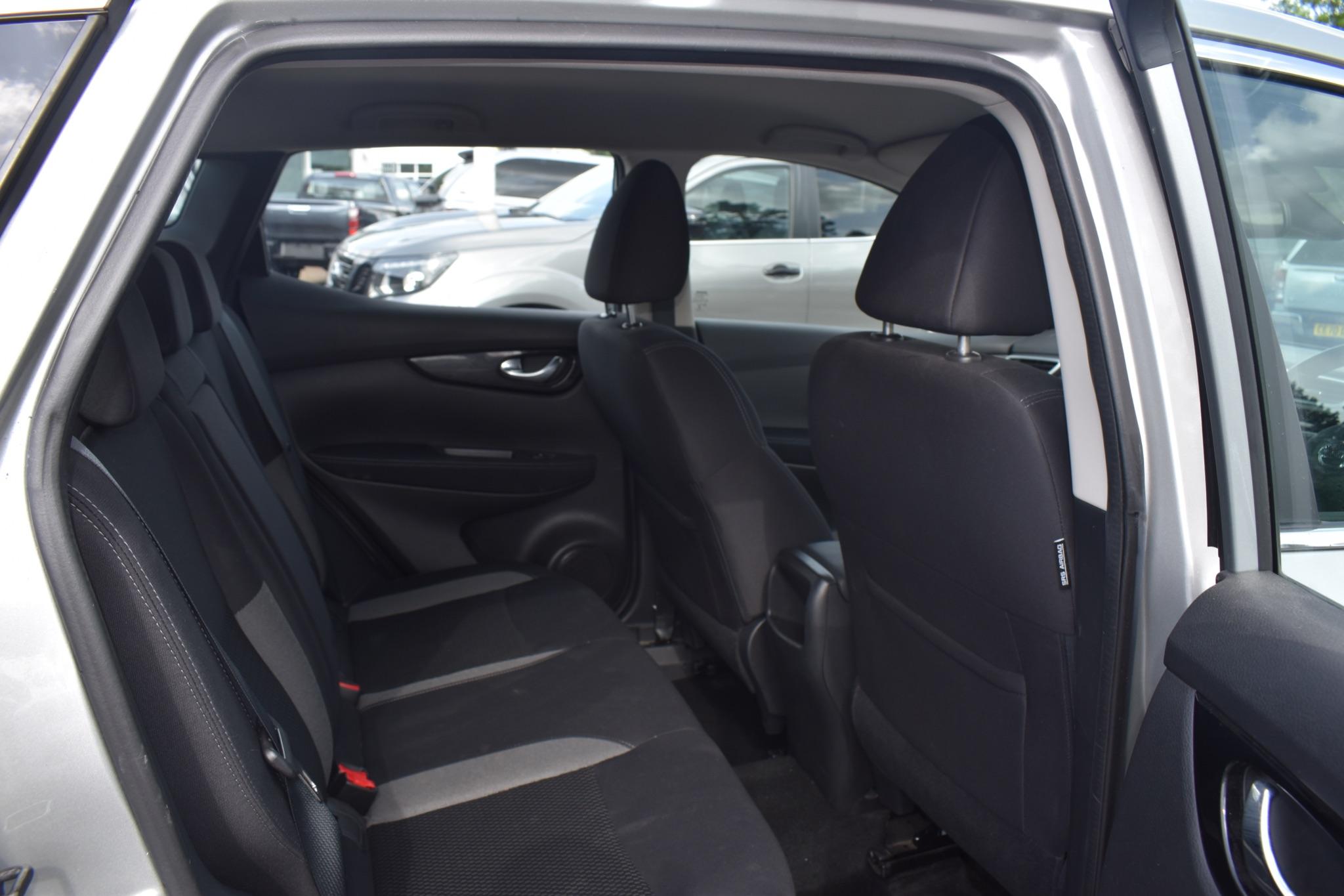 Qashqai - 1.3 DIG-T Acenta Premium Euro 6 (s/s) 5dr - Image 7