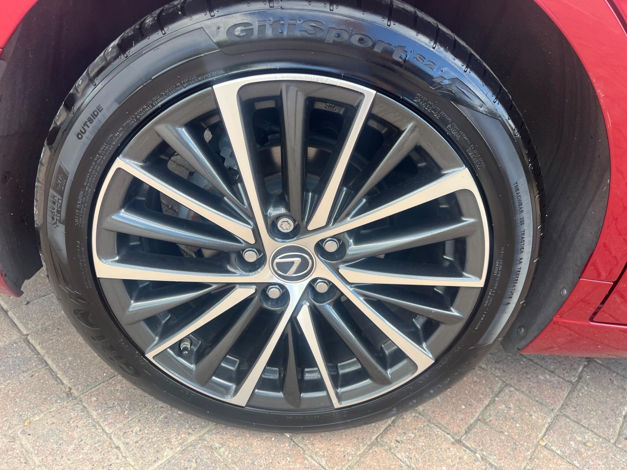 Lexus ES view 36