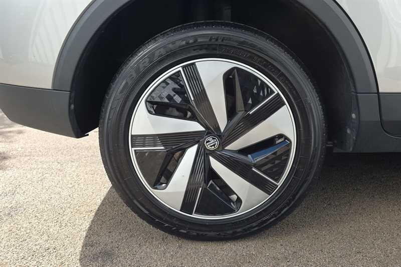 MG ZS view 41