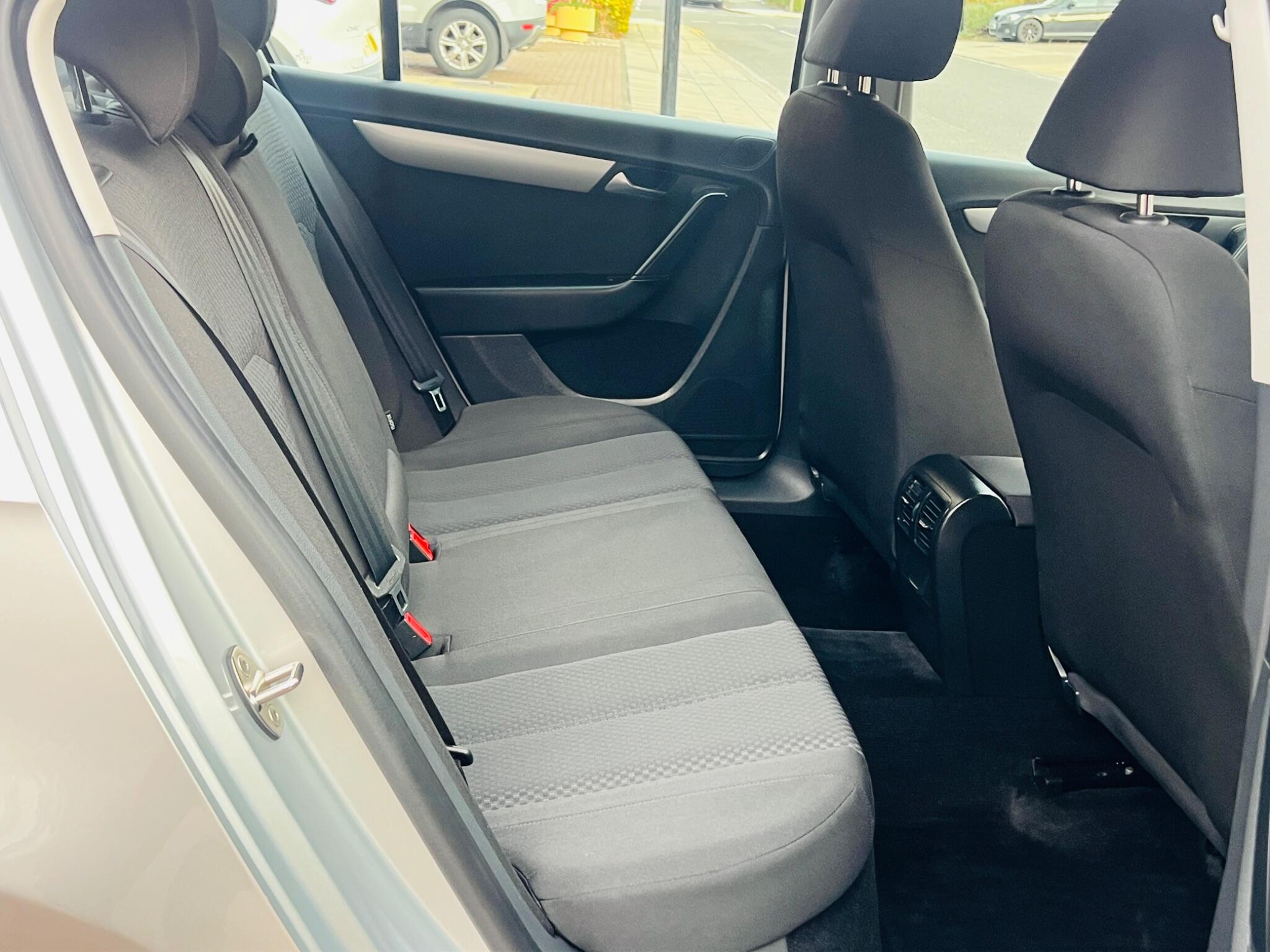 Volkswagen Passat view 49