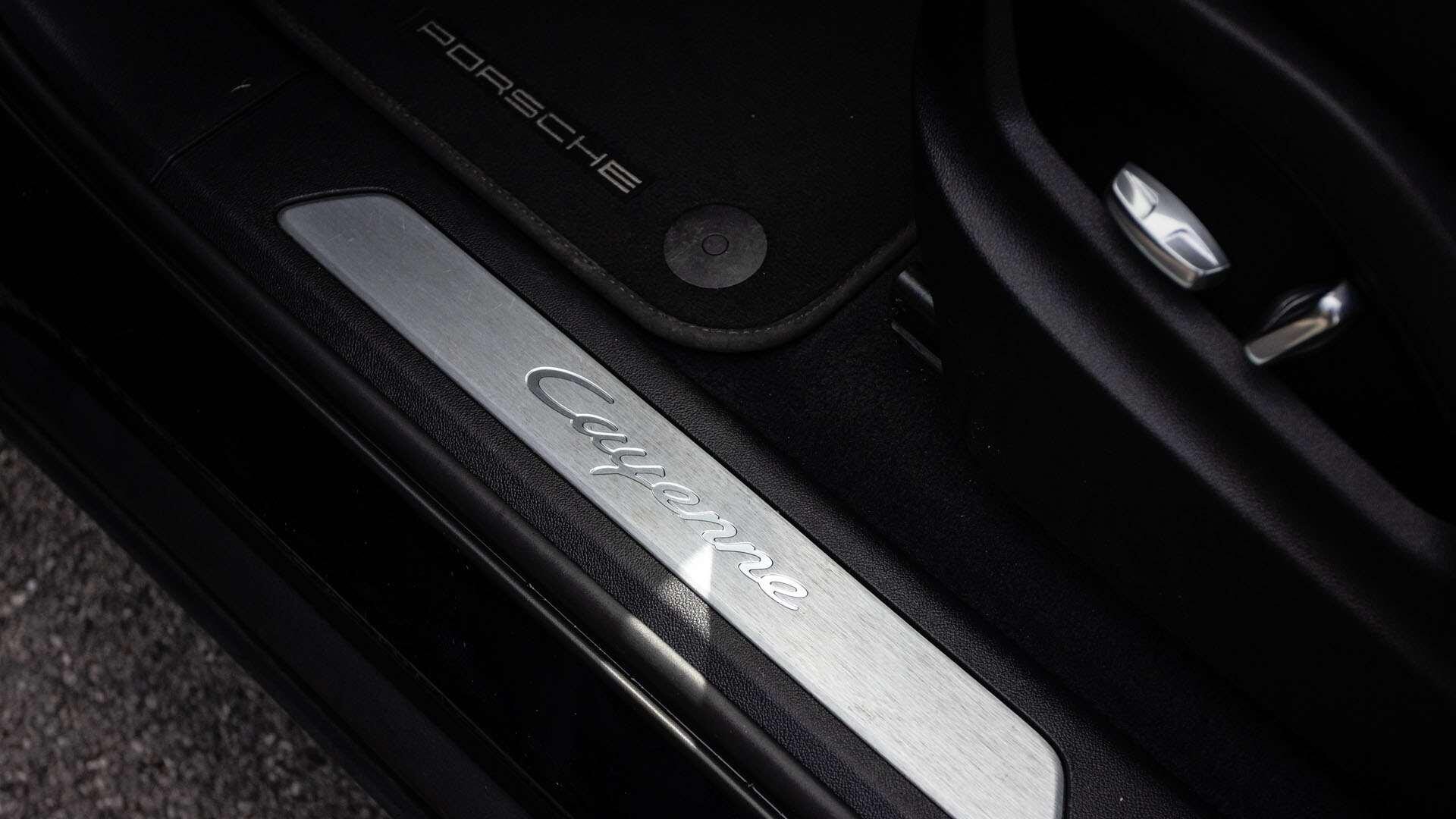 Porsche Cayenne view 29